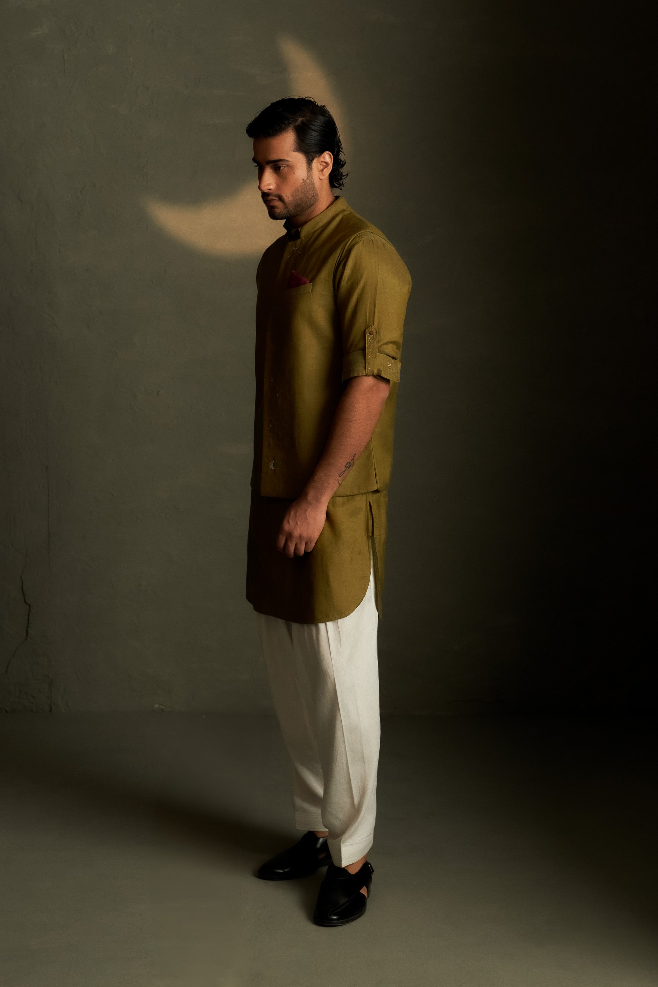 OLIVE DUSK PATHANI KURTA SET WITH BUNDI