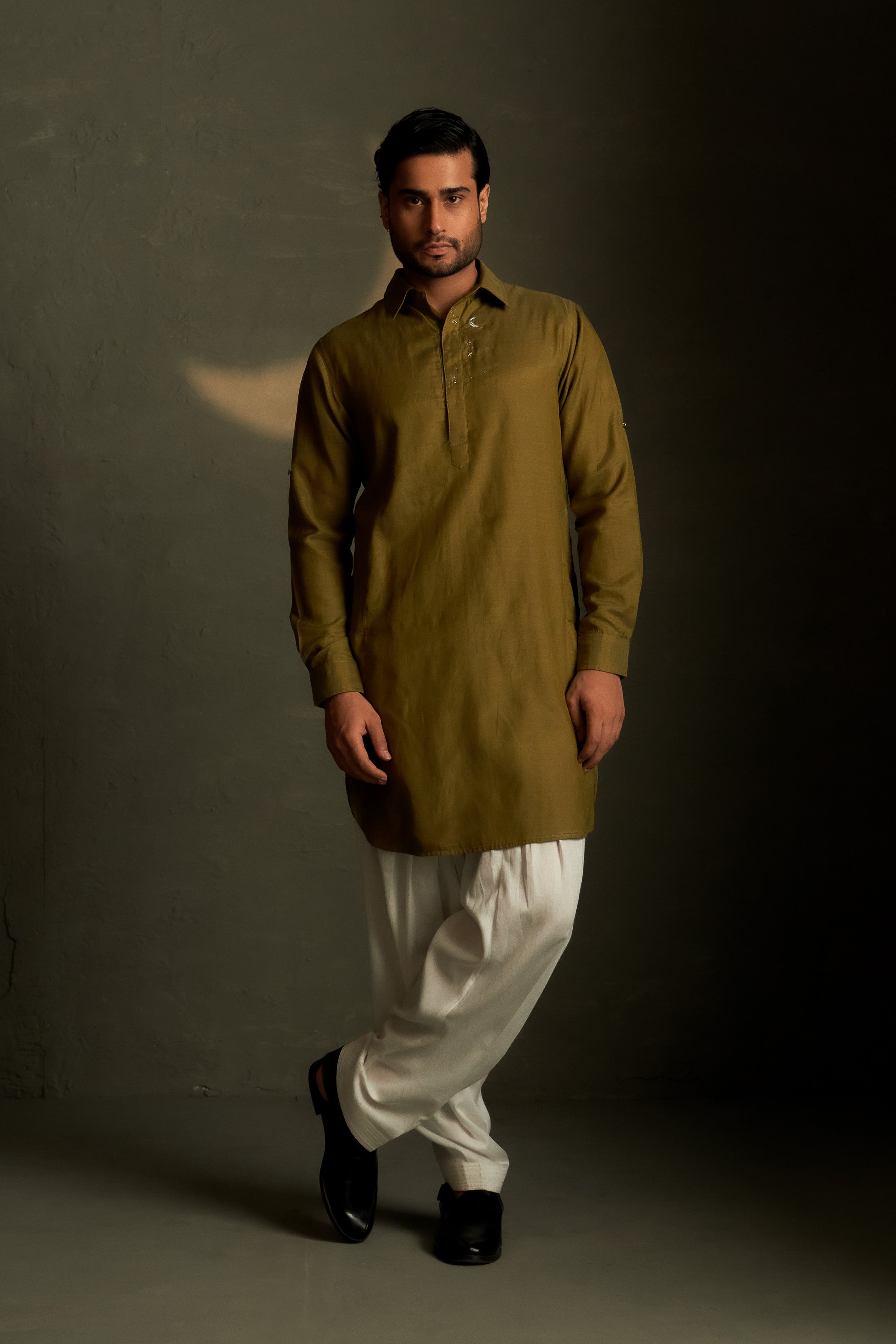 OLIVE DUSK PATHANI KURTA SET WITH BUNDI