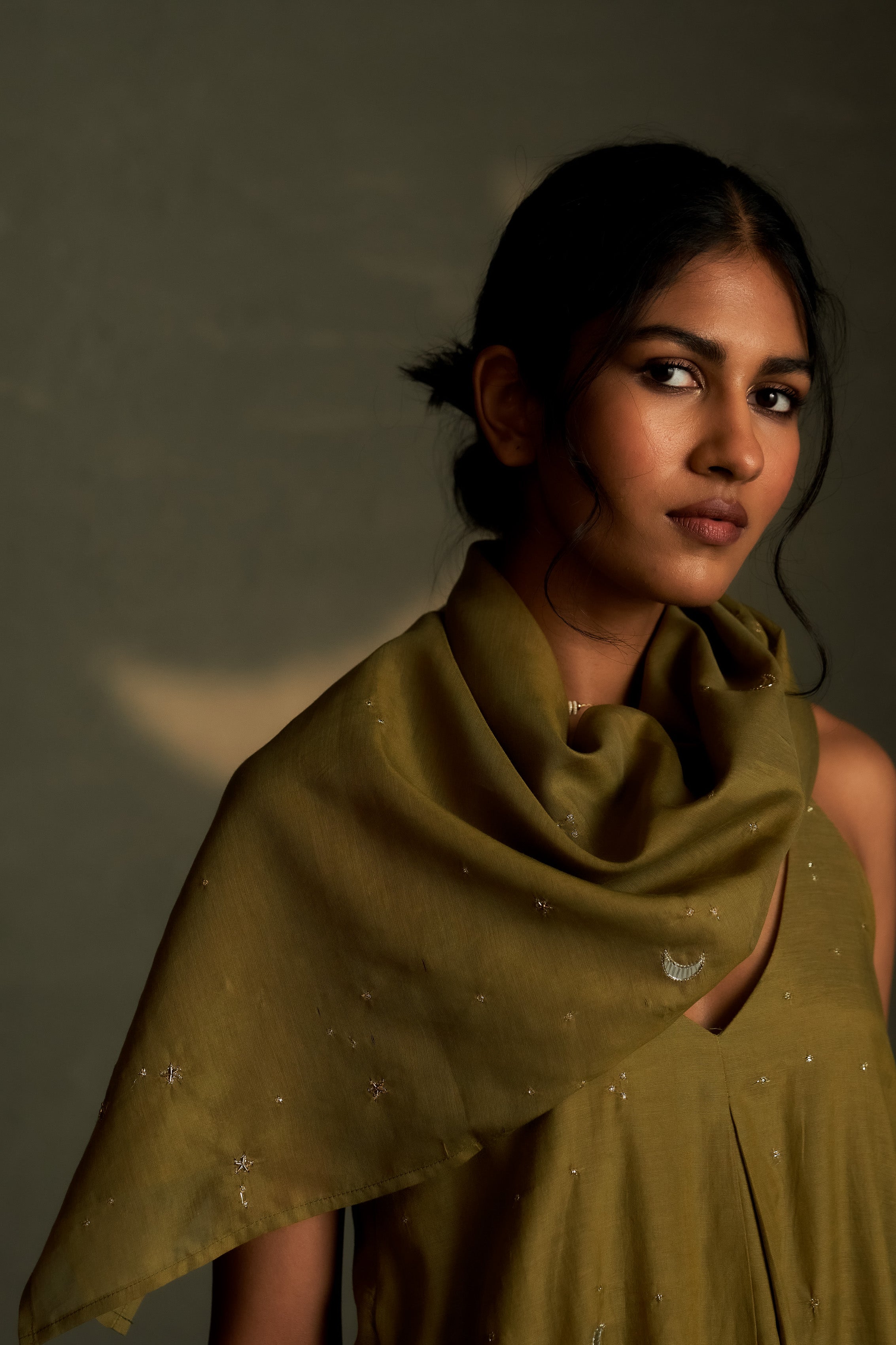 OLIVE DUSK CHAAND SITARA DRESS WITH SCARF