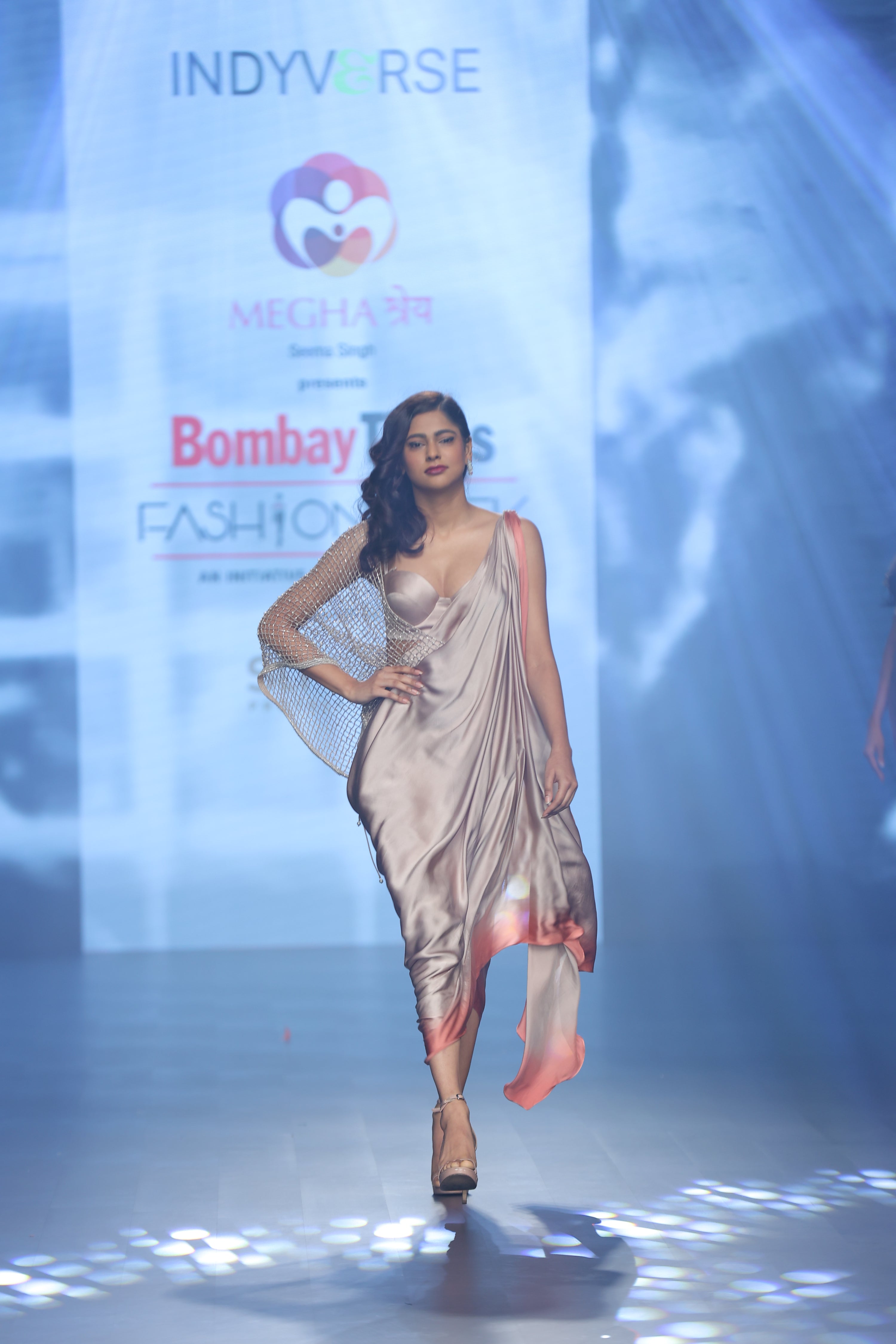 OMBRE DRAPED SAREE DRESS WITH A BRALETTE AND PEARL DETAILING ON MESH THROW