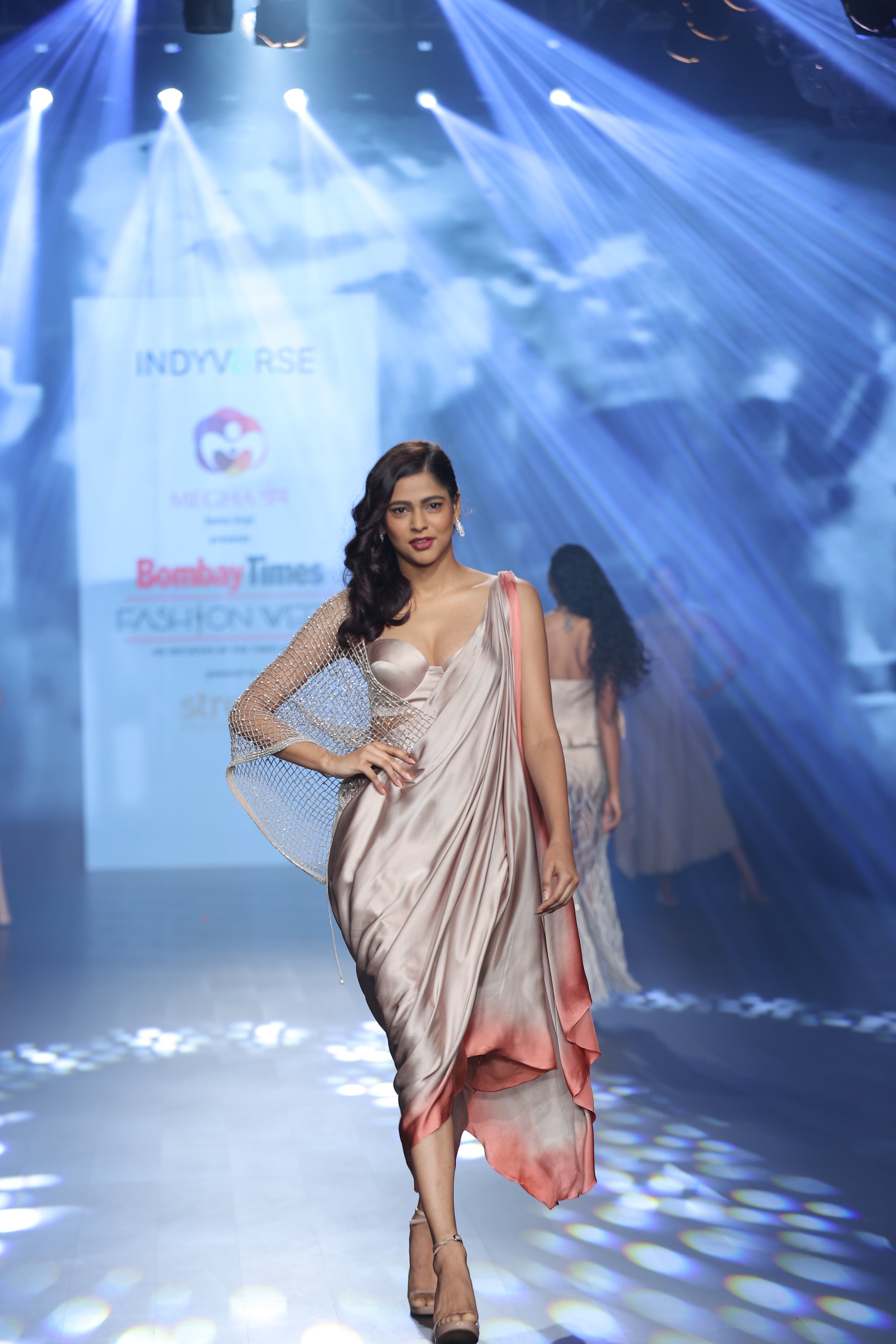 OMBRE DRAPED SAREE DRESS WITH A BRALETTE AND PEARL DETAILING ON MESH THROW