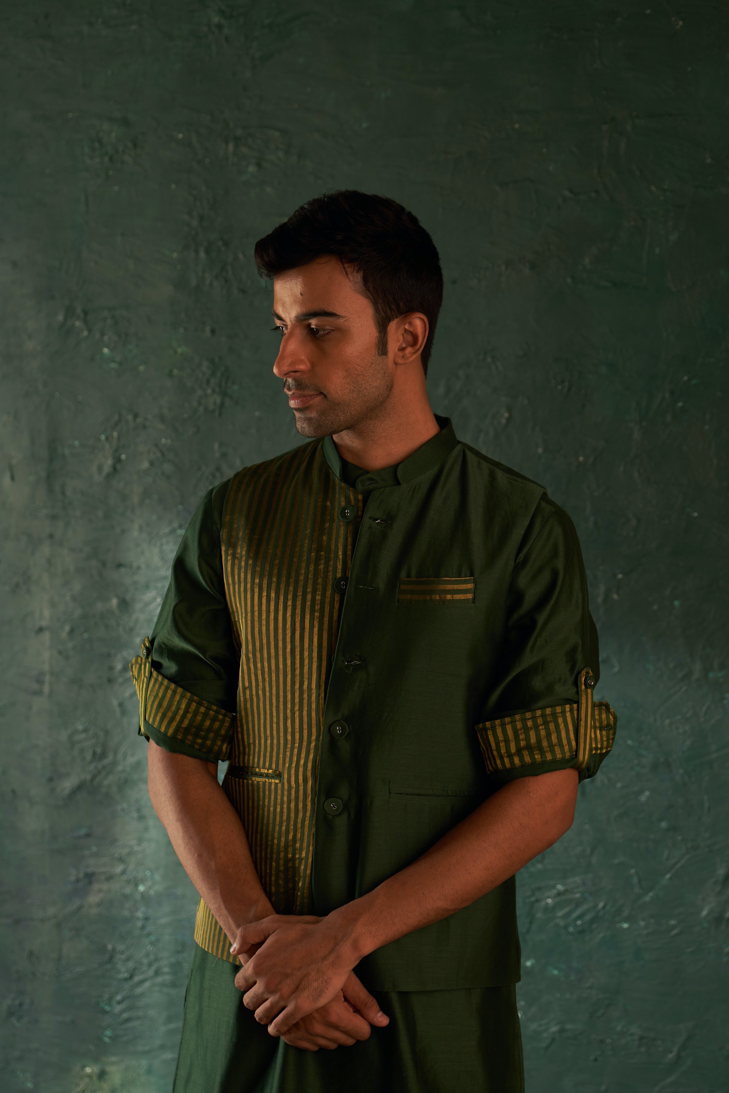 MEN'S DEEP GREEN STRAIGHT KURTA SET WITH JACKET