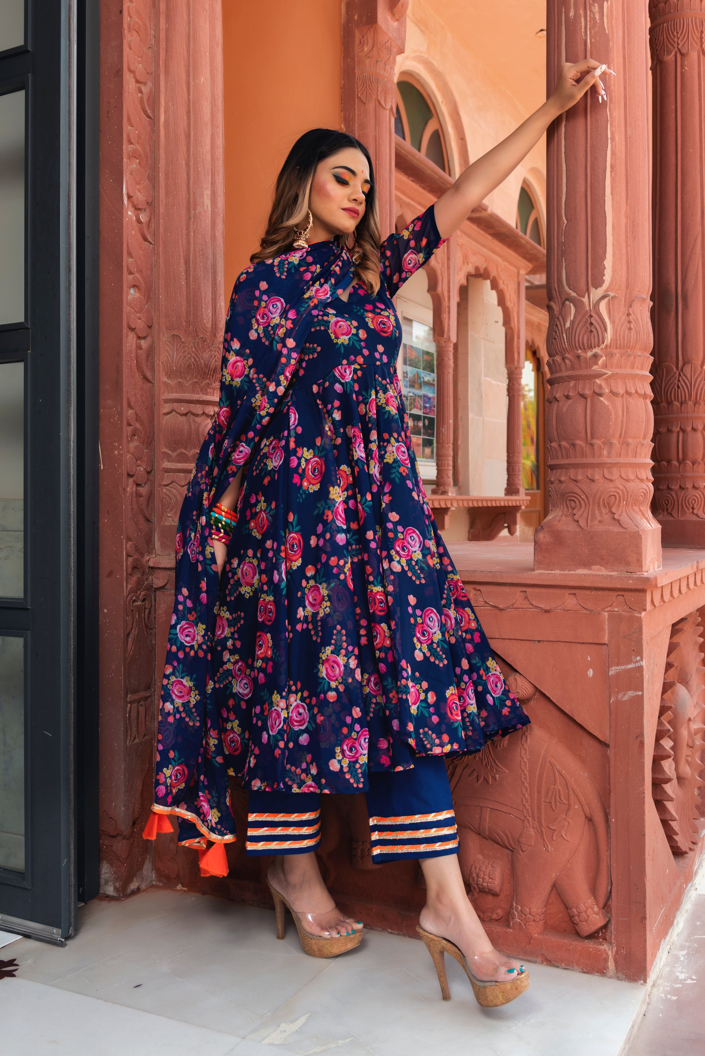 MANJARI ORGANZA PHOOL JAAL ANARKALI SET