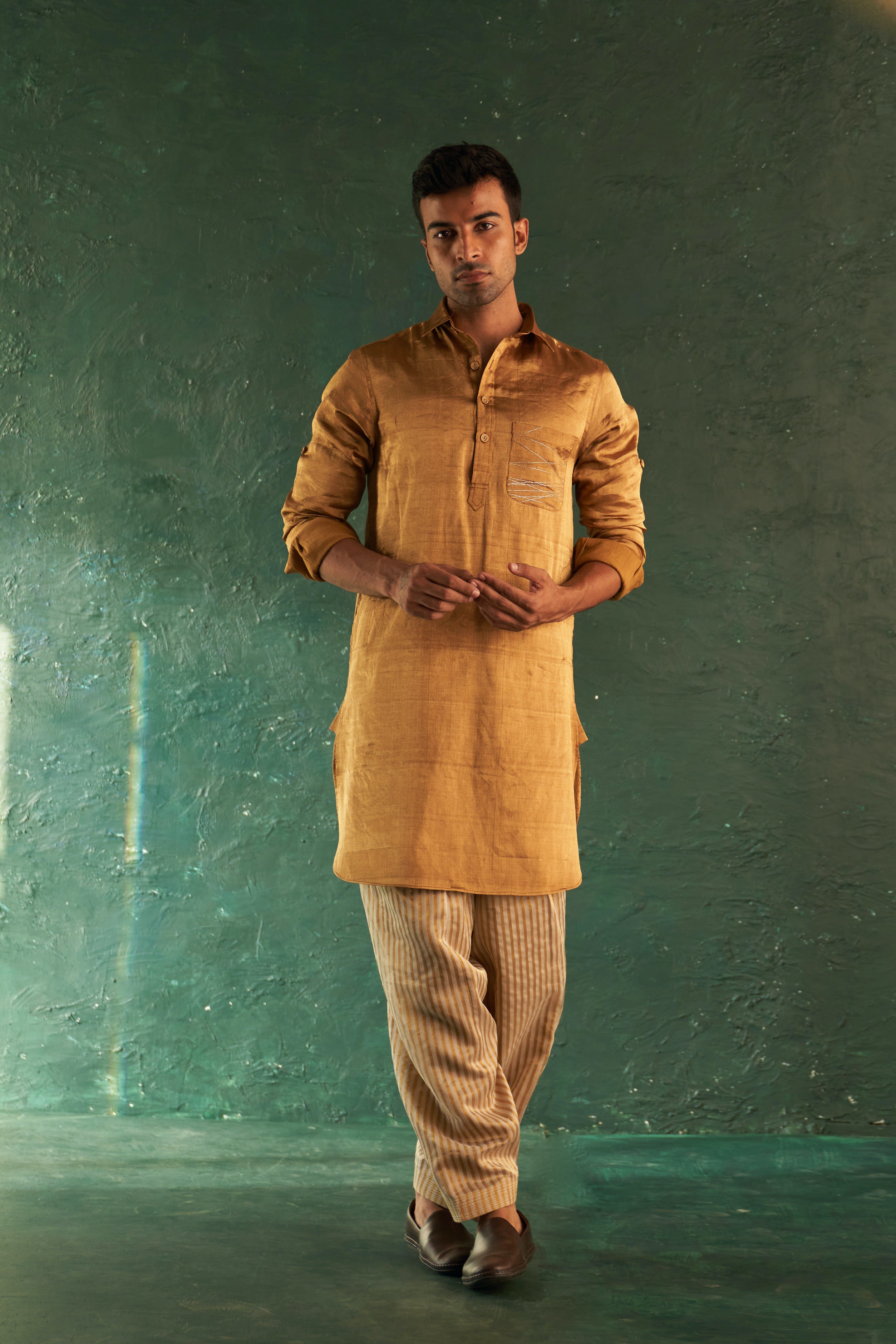 MEN'S GOLD TISSUE PATHANI KURTA SET WITH JACKET