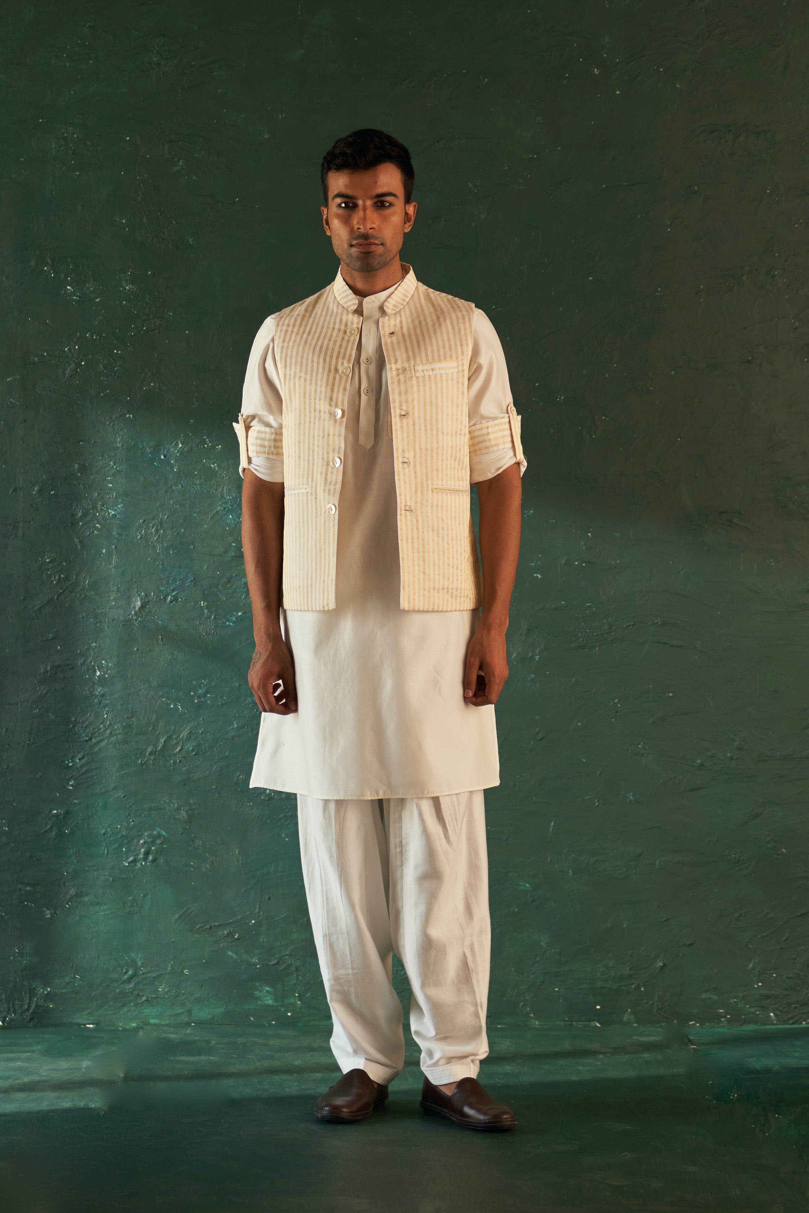 MEN'S WHITE STRAIGHT KURTA SET WITH JACKET