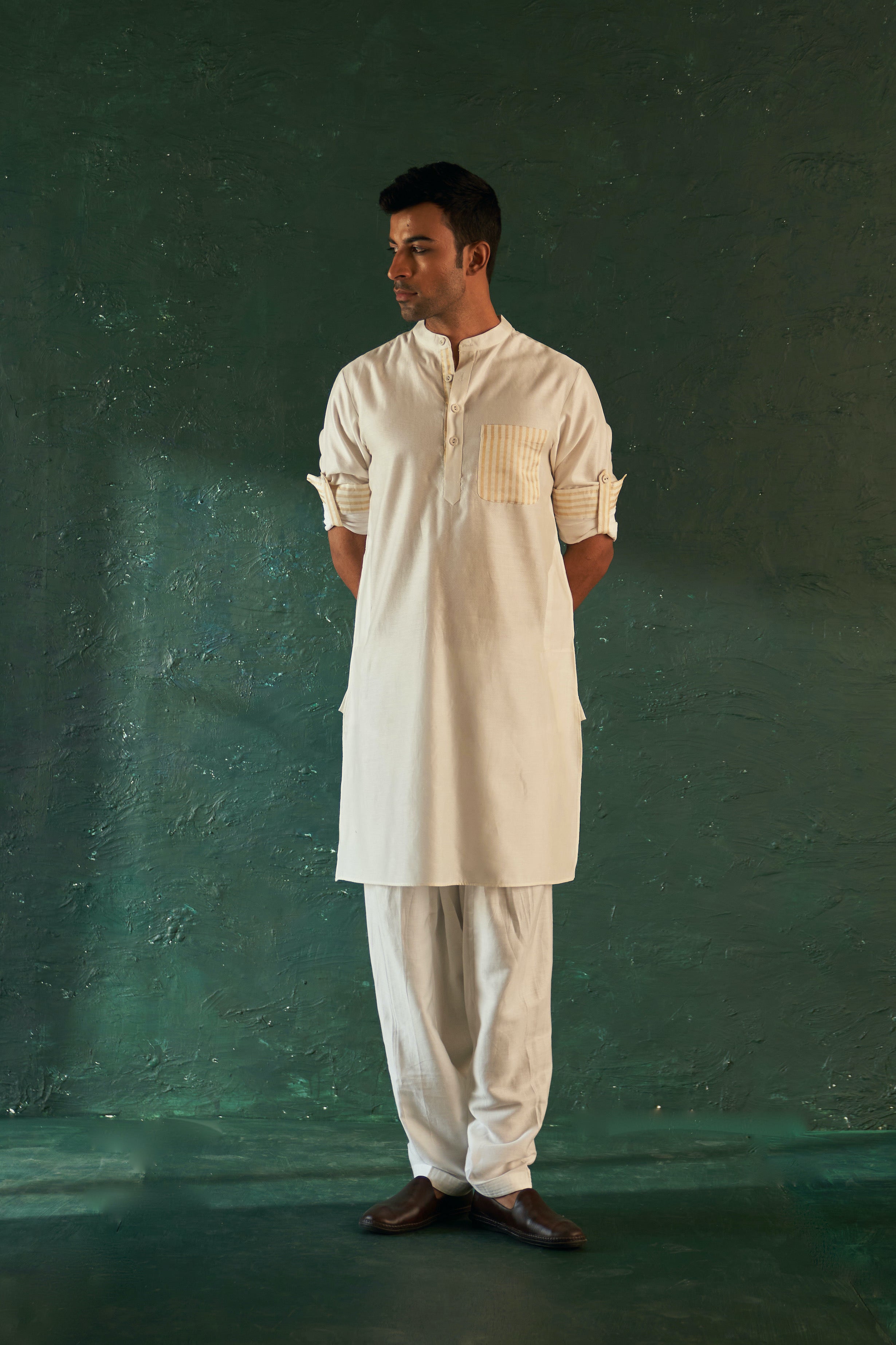 MEN'S WHITE STRAIGHT KURTA SET WITH JACKET