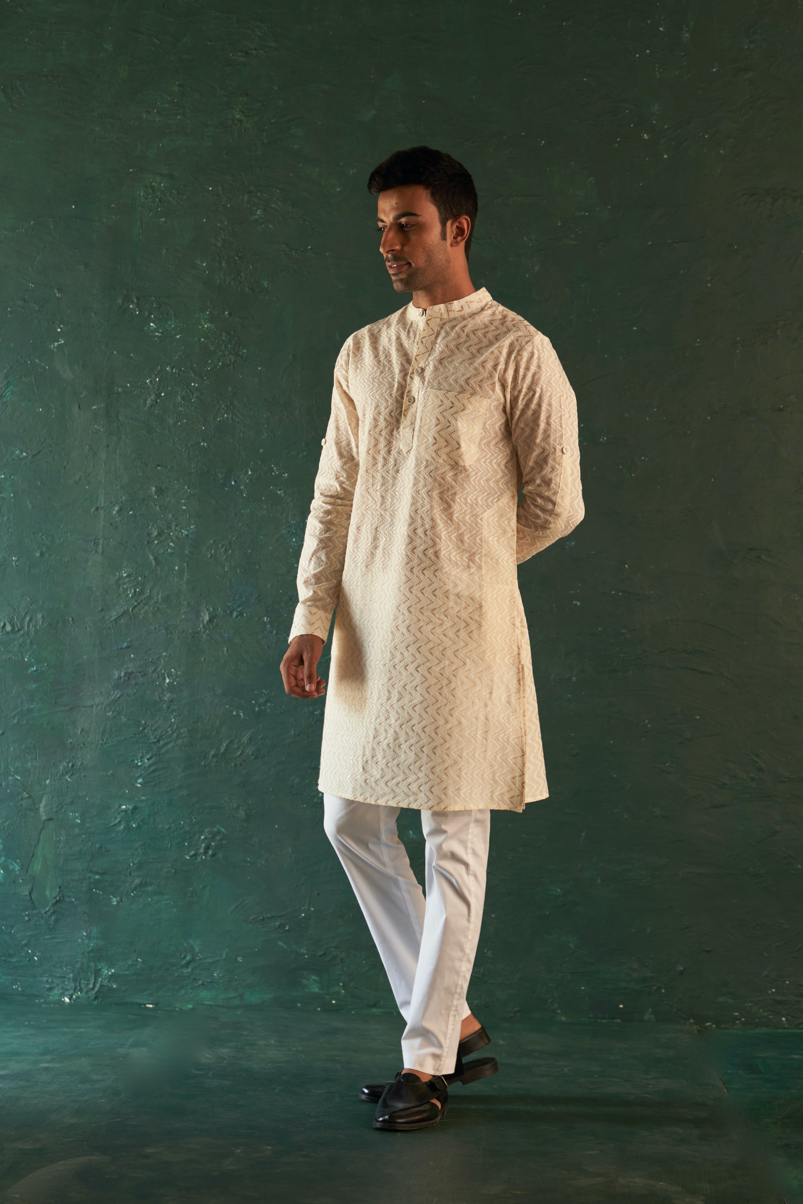 MEN'S WHITE CHEVRON STRAIGHT KURTA SET WITH JACKET