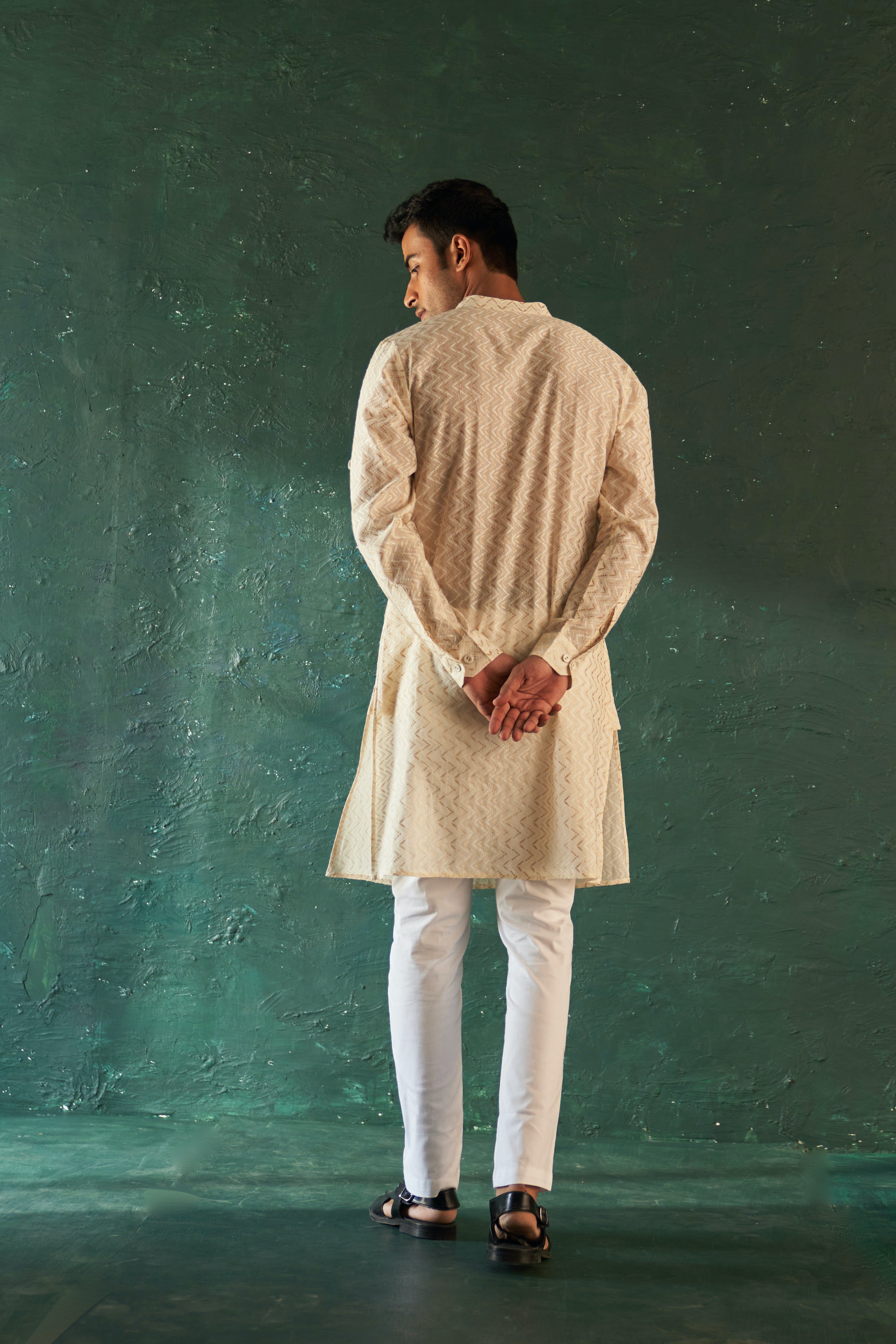 MEN'S WHITE CHEVRON STRAIGHT KURTA SET WITH JACKET