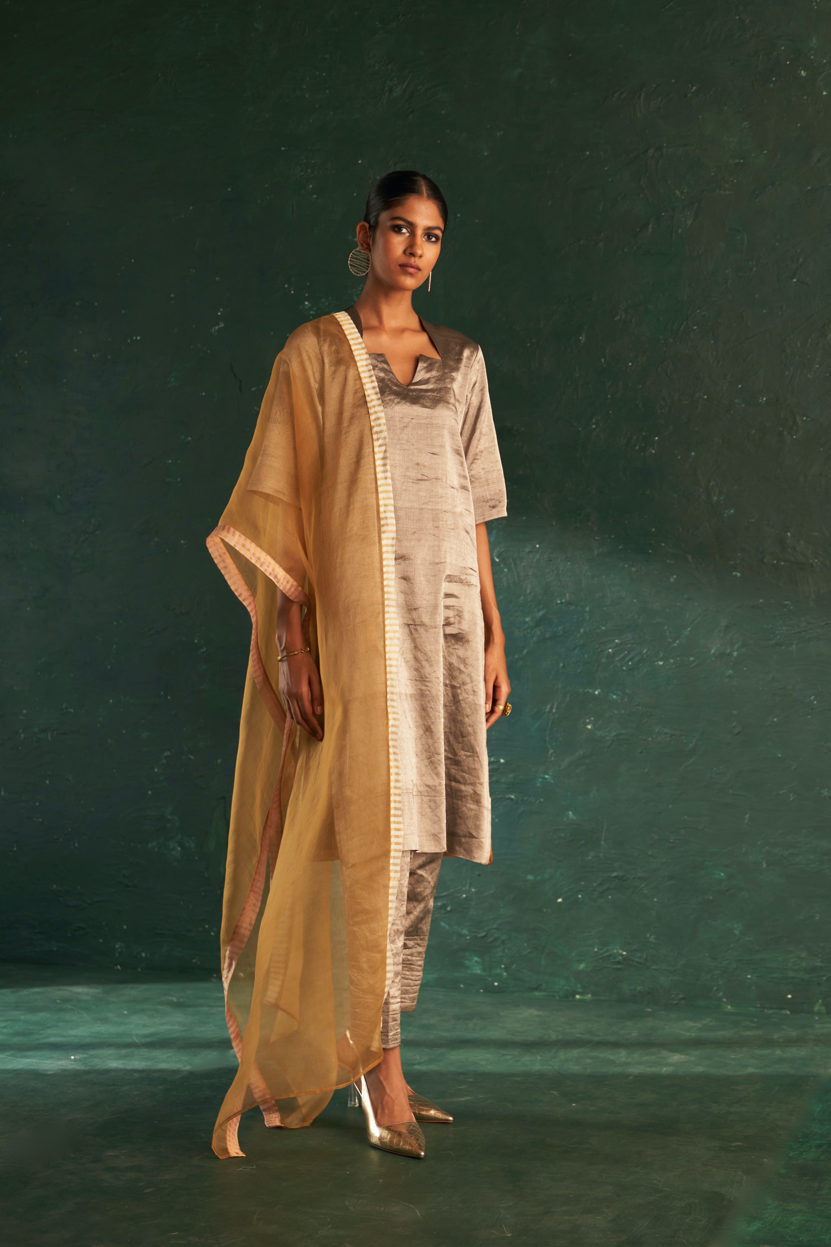 MIDAS MAPLE LEAF NECK TISSUE KURTA