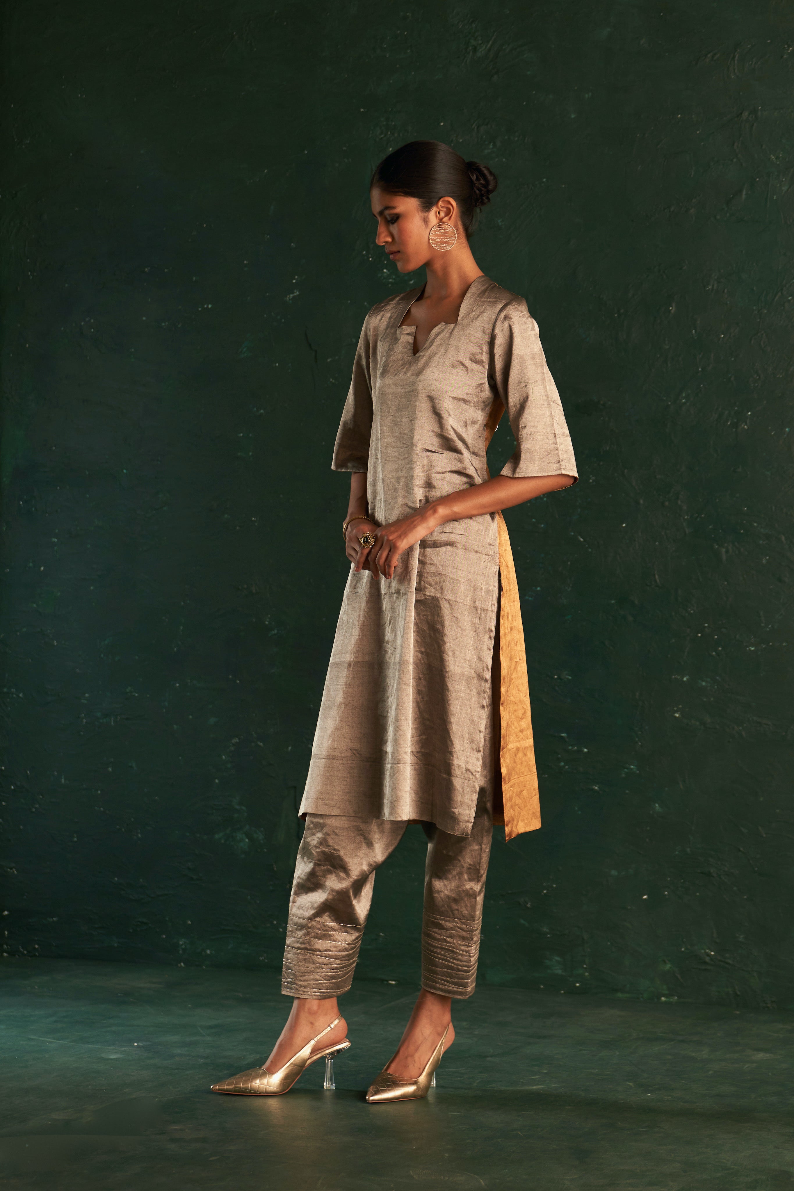 MIDAS MAPLE LEAF NECK TISSUE KURTA