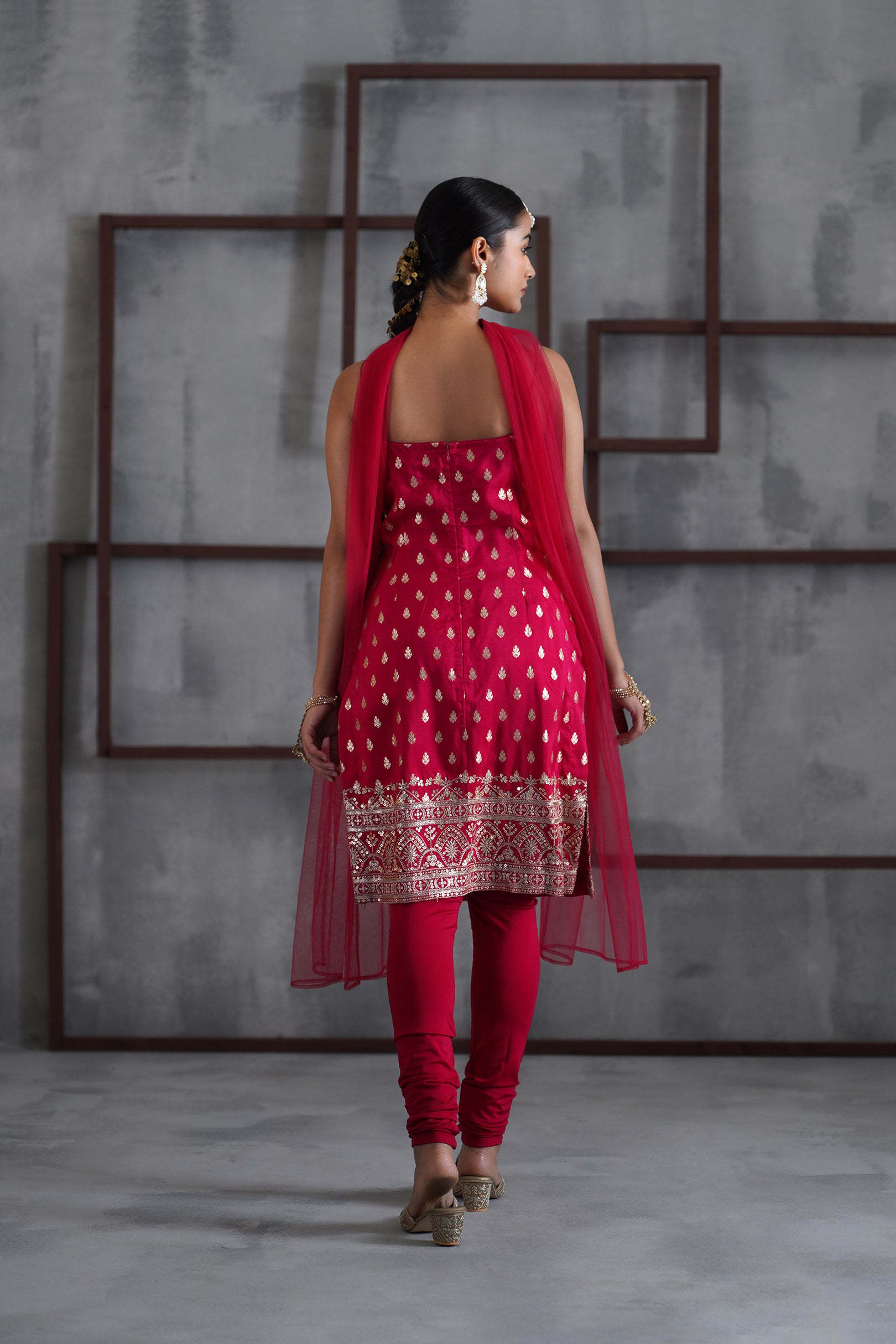FUCHSIA KURTI, CHURIDAR, CHHOKER DUPATTA