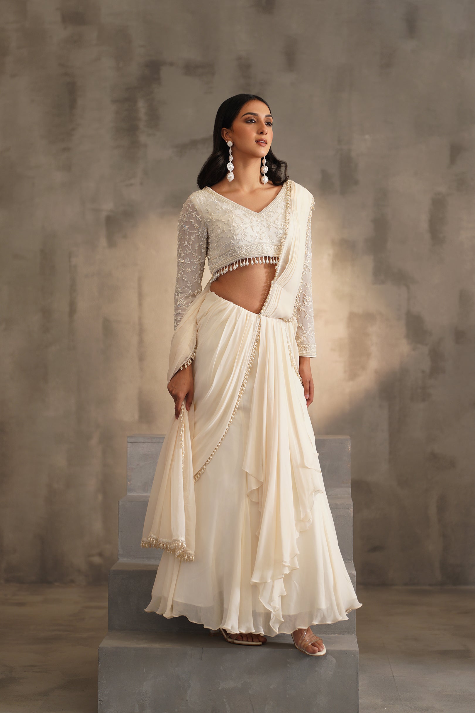 OFF WHITE BLOUSE AND DRAPE SAREE