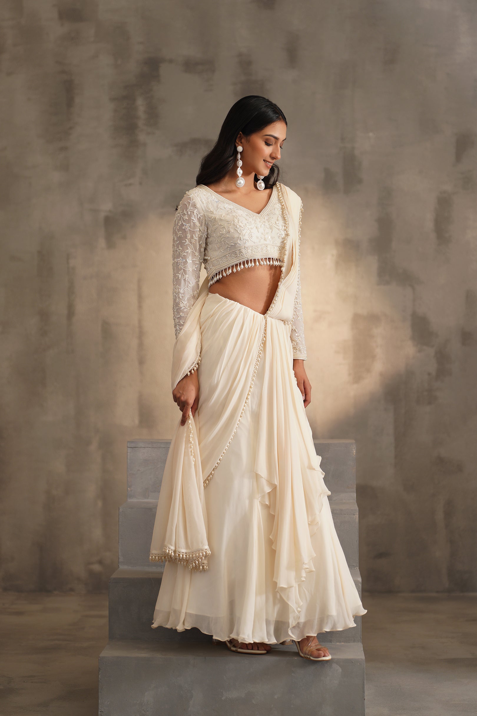 OFF WHITE BLOUSE AND DRAPE SAREE
