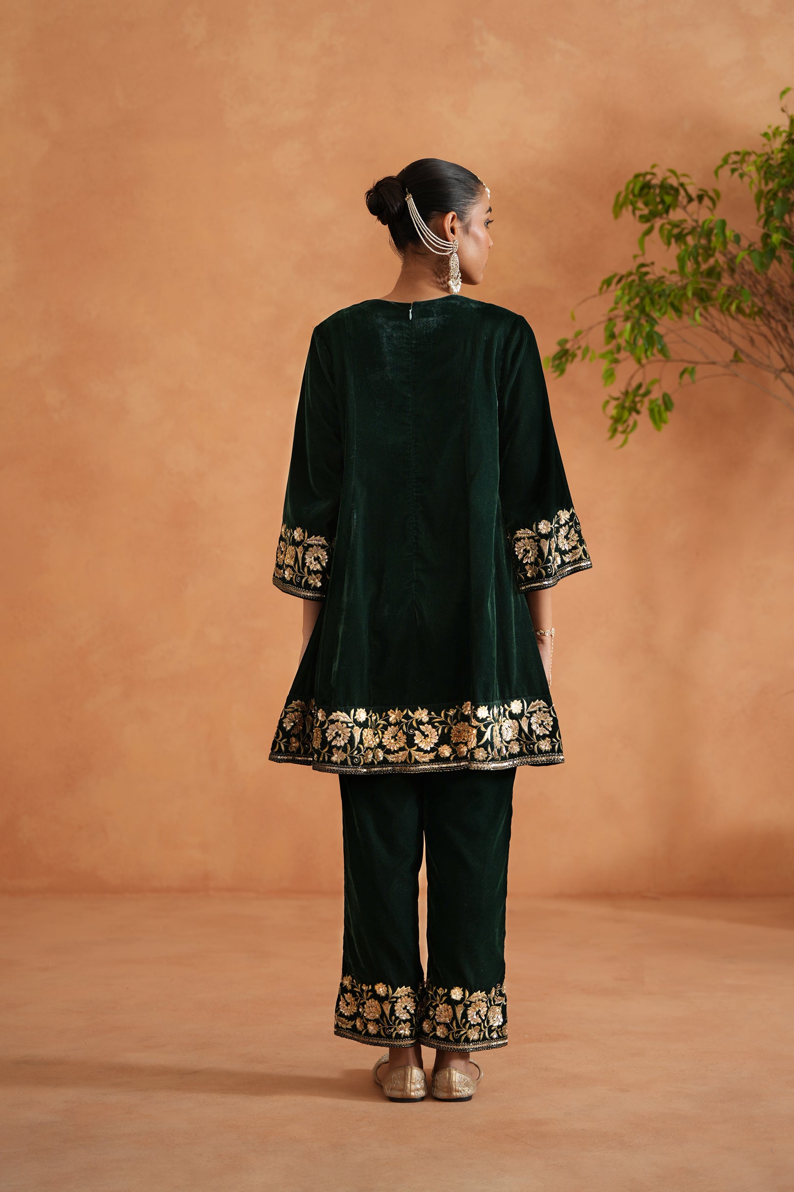 EMERALD GREEN VELVET EMBROIDERED TUNIC AND PANTS