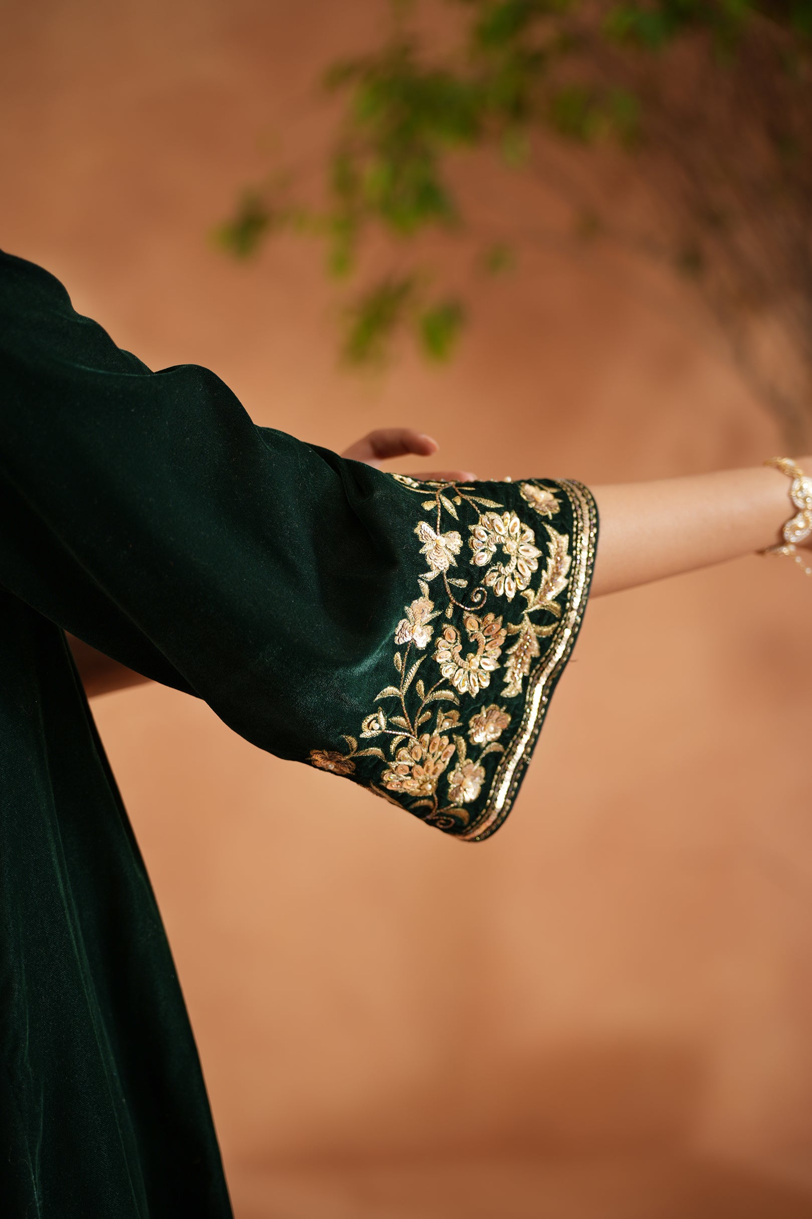 EMERALD GREEN VELVET EMBROIDERED TUNIC AND PANTS