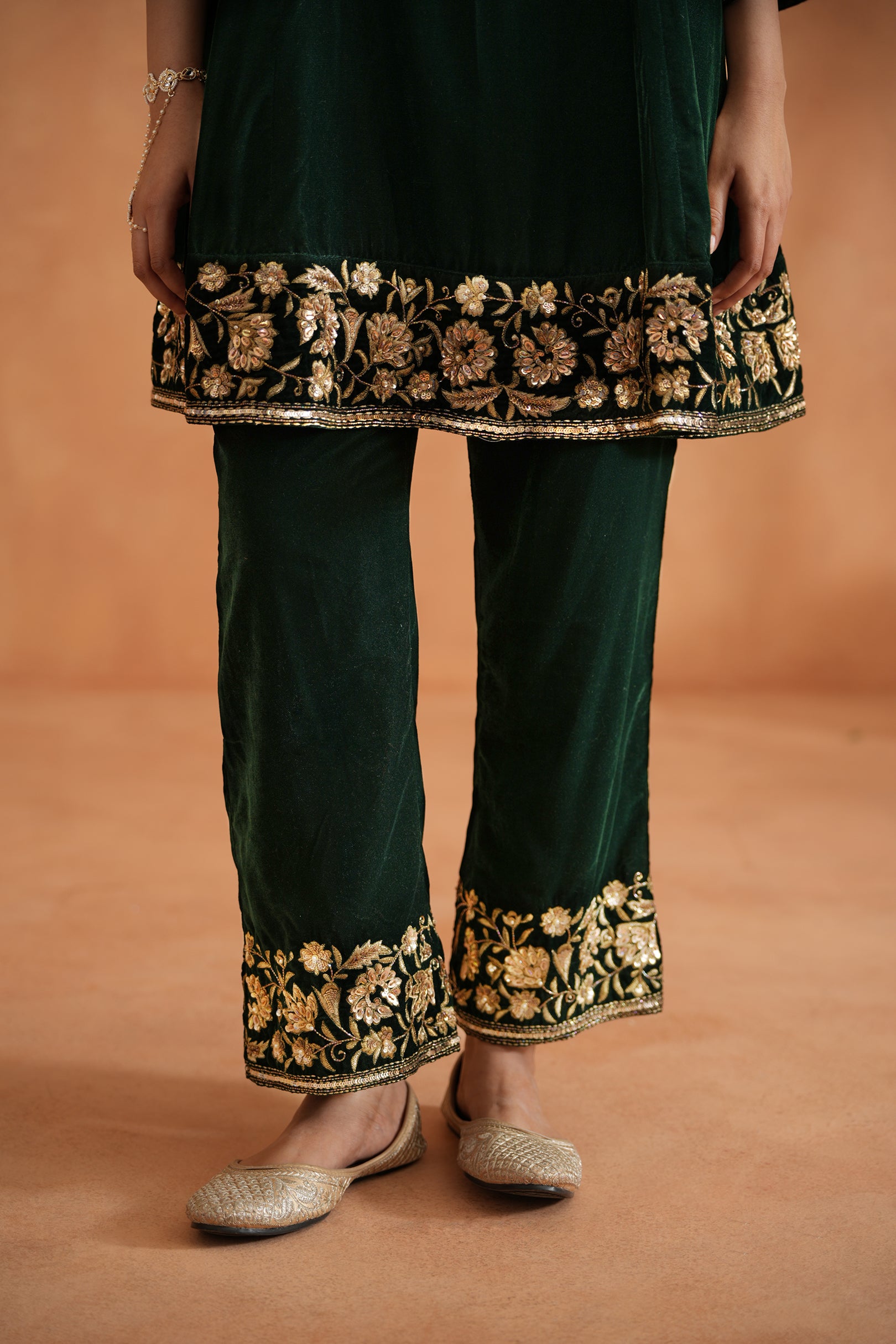EMERALD GREEN VELVET EMBROIDERED TUNIC AND PANTS