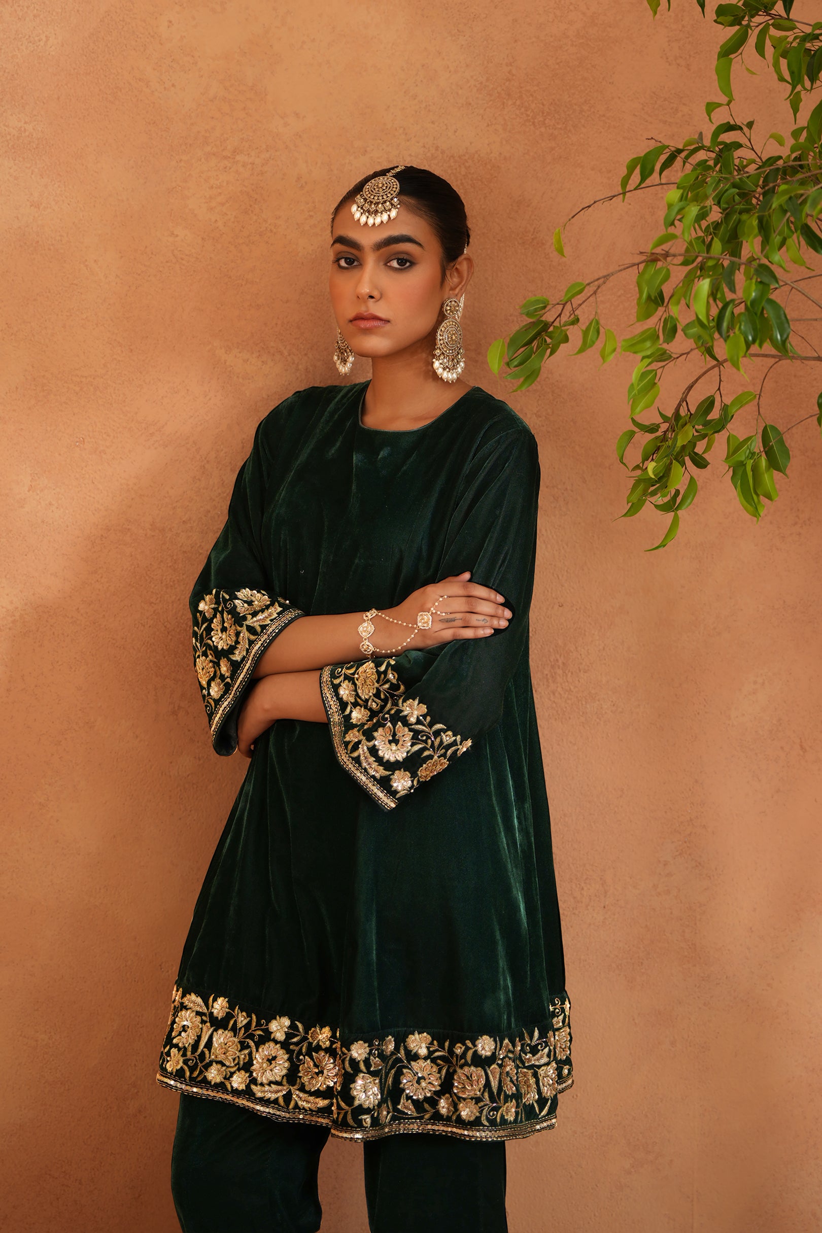 EMERALD GREEN VELVET EMBROIDERED TUNIC AND PANTS