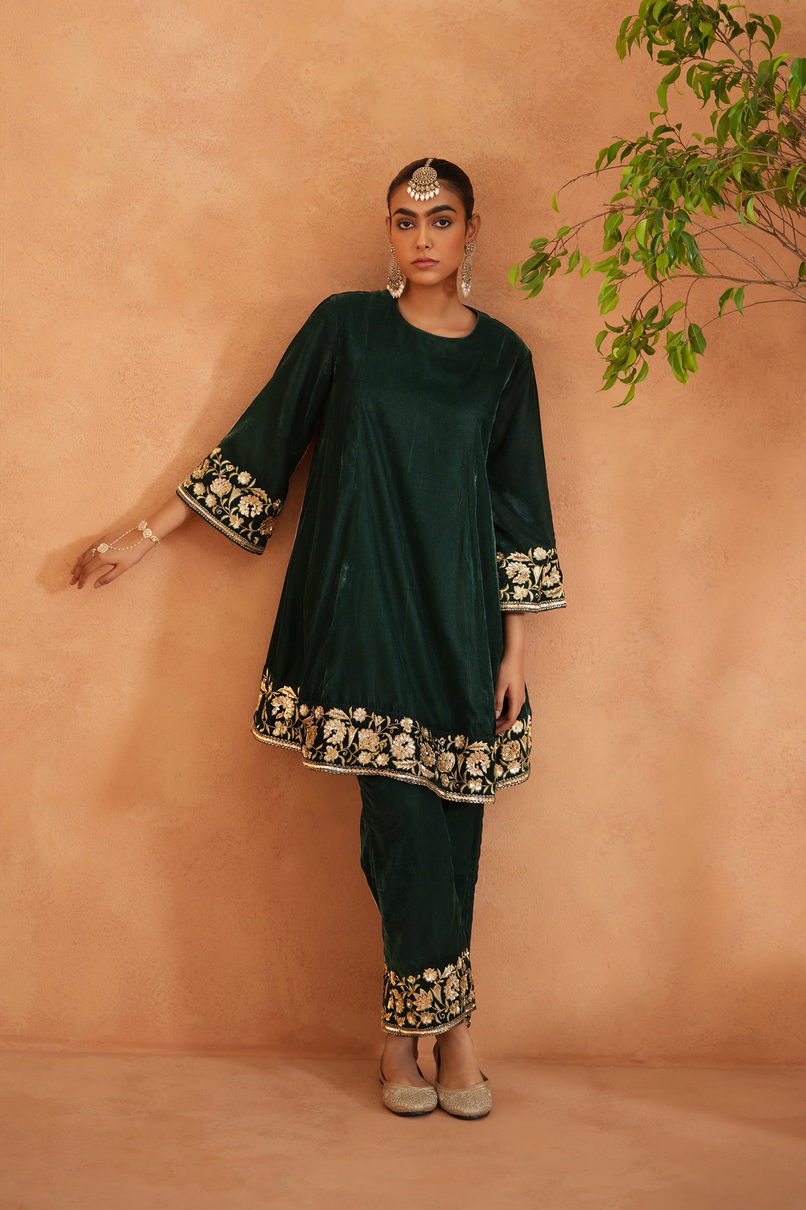EMERALD GREEN VELVET EMBROIDERED TUNIC AND PANTS