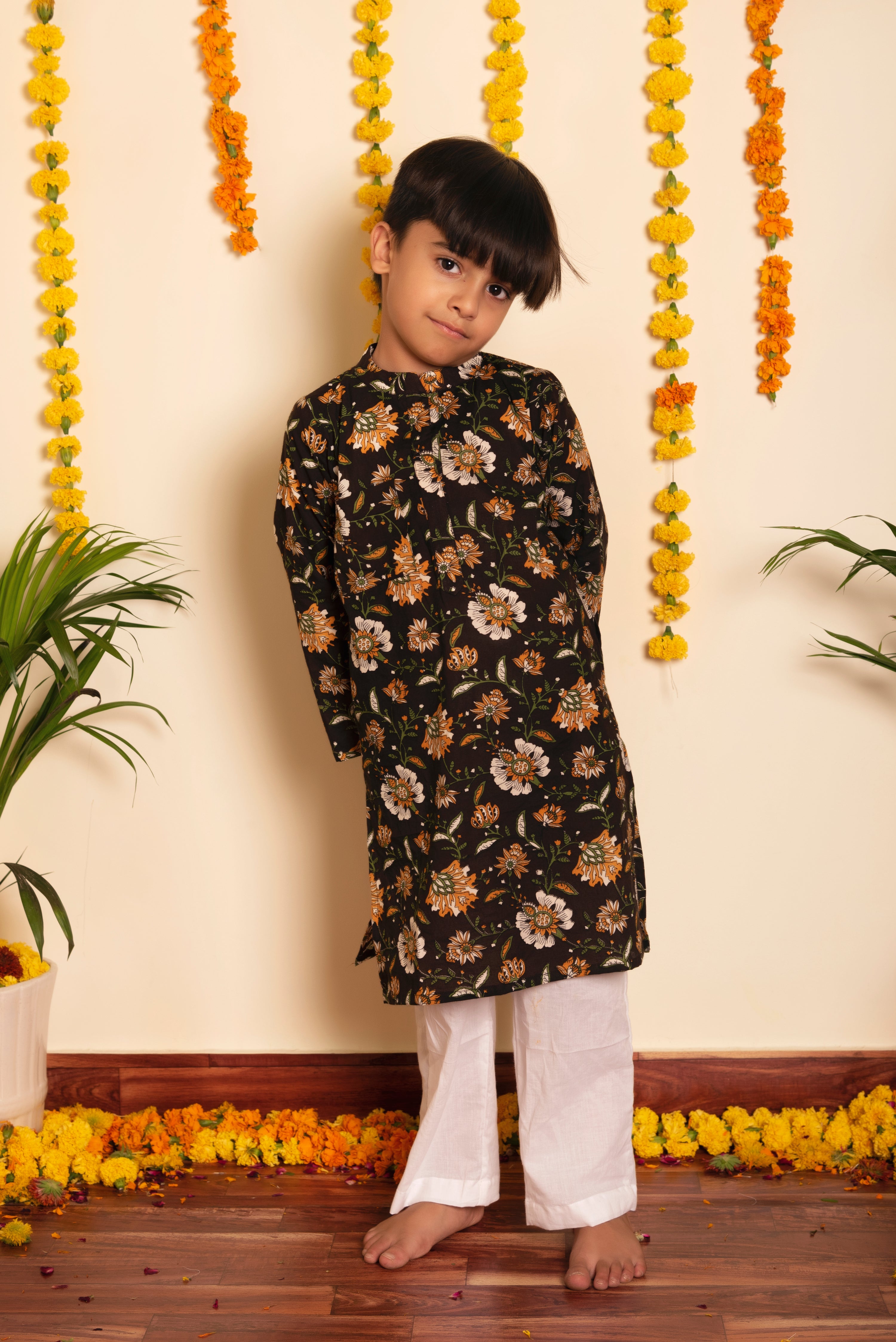 ROOP RANG KURTA PANT SET