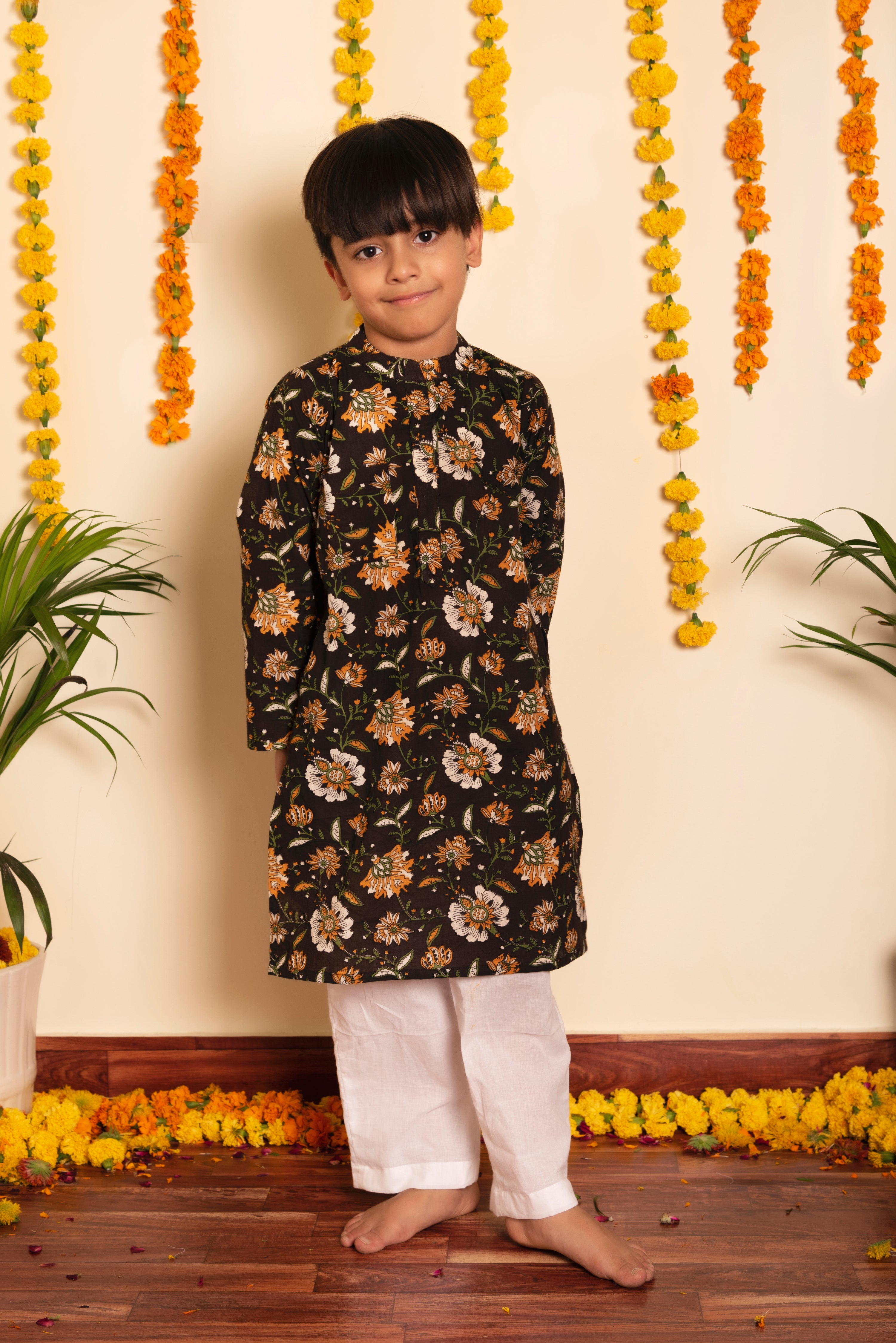 ROOP RANG KURTA PANT SET