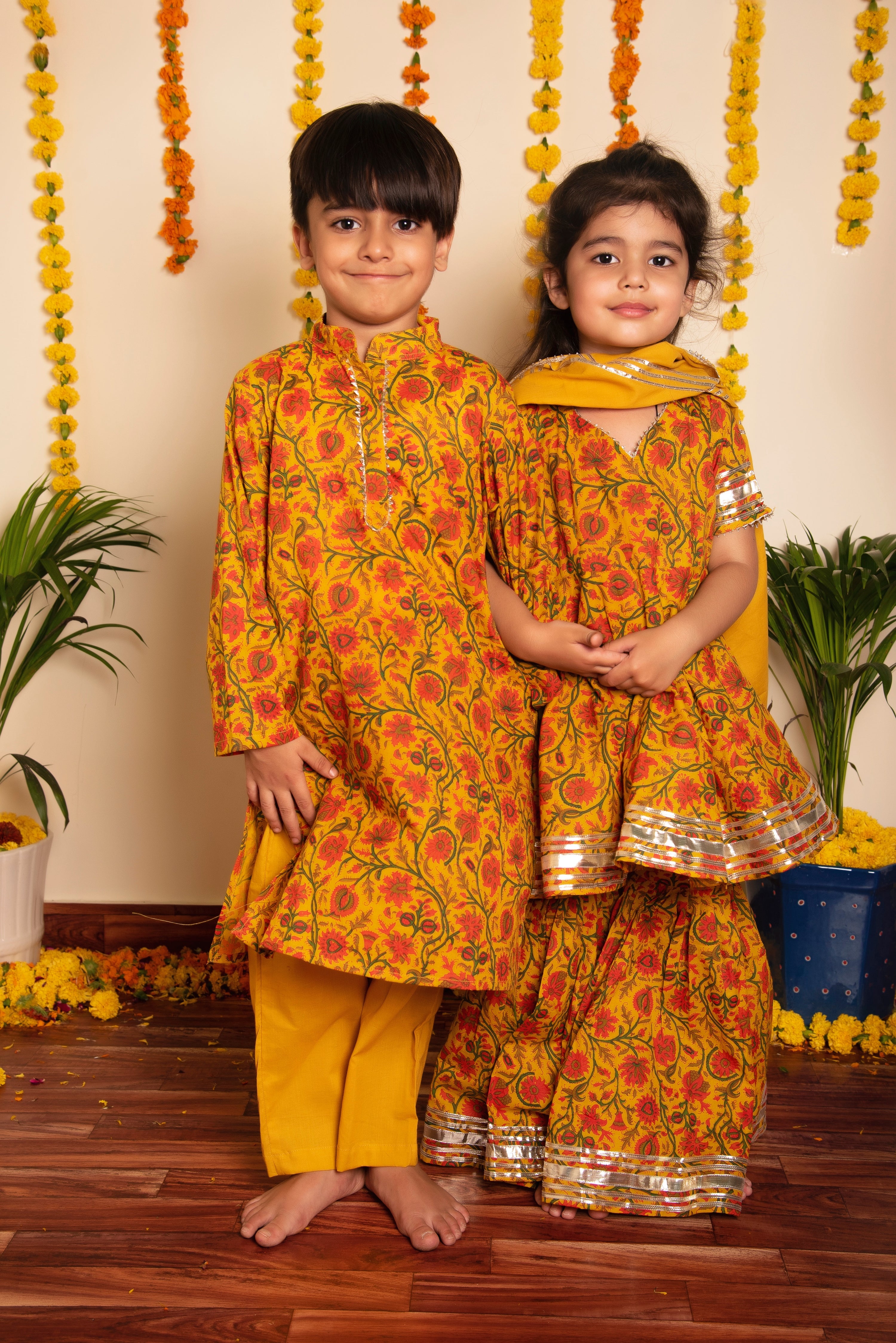 BACHPAN DARPAN SHARARA SET