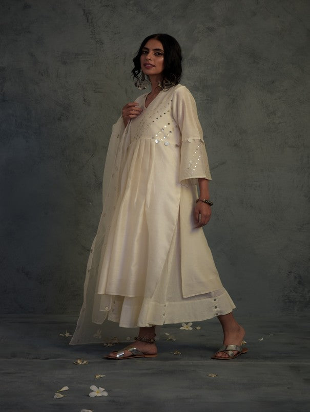 OFF-WHITE MIRROR WORK GATHERED CHANDERI KURTA WITH COTTON FLARED PALAZZO AND GREEN DUPATTA