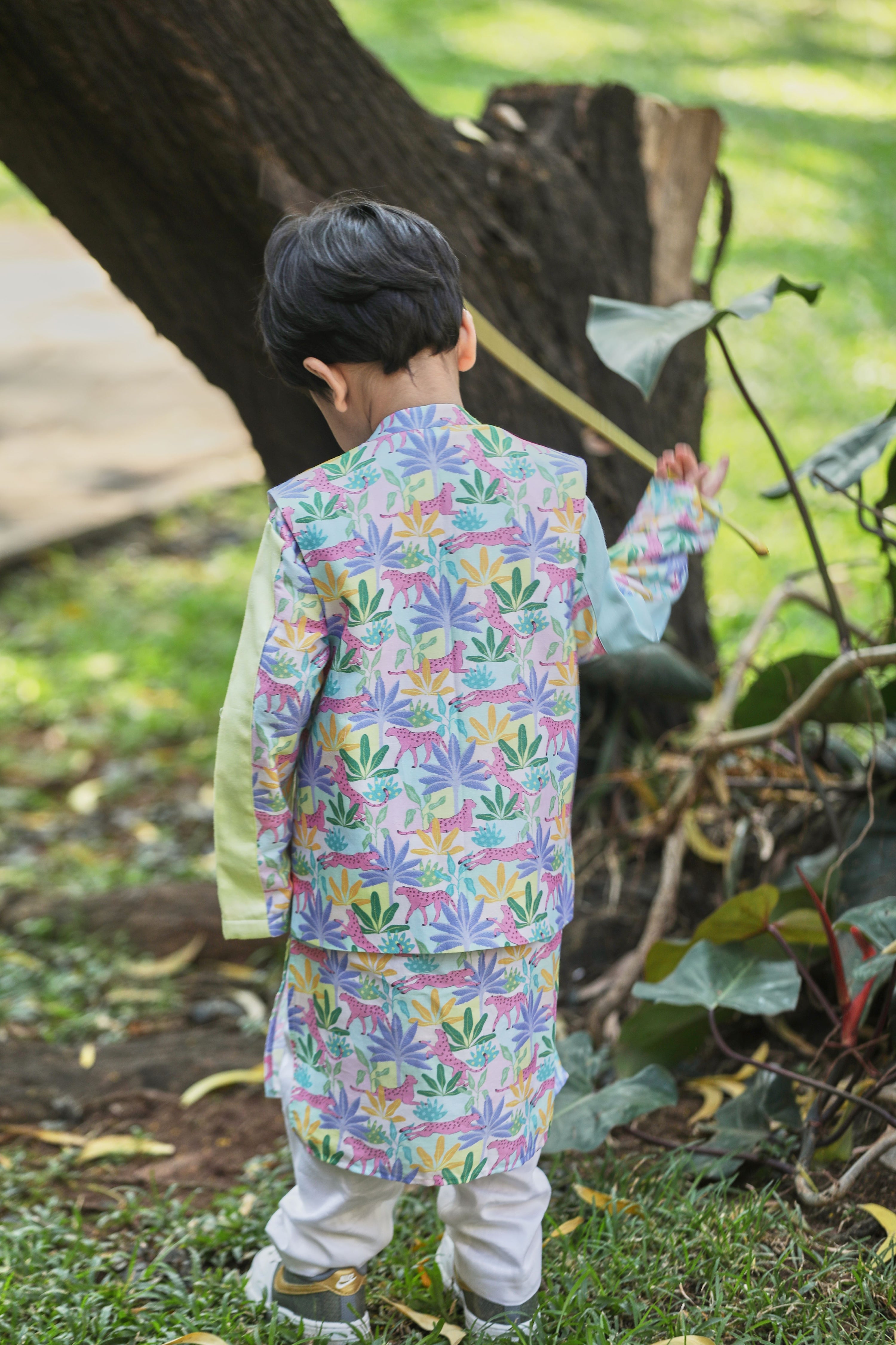 Tropical Print Kurta, Bandi and Pants Set