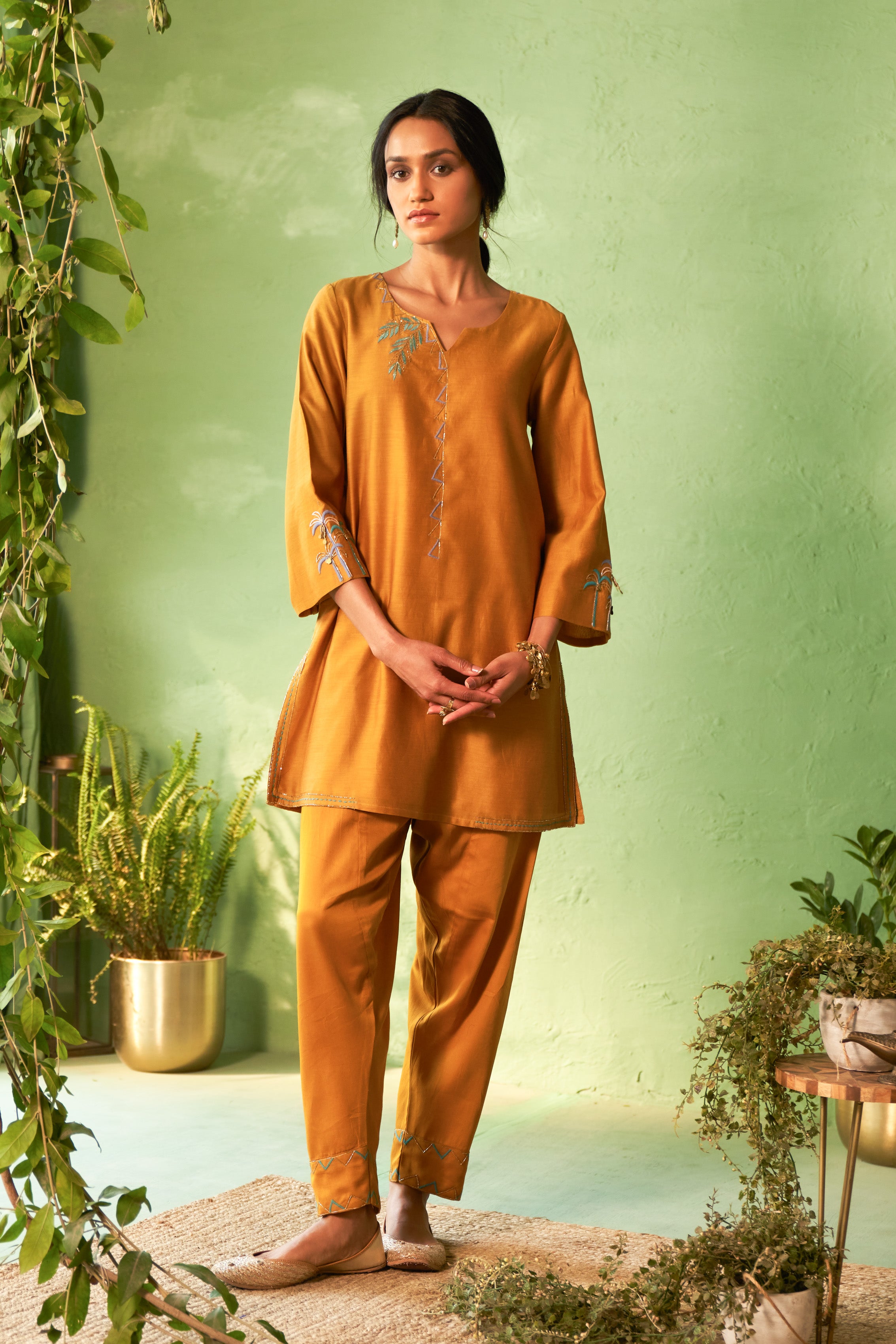 KINAARA SHORT KURTA SET