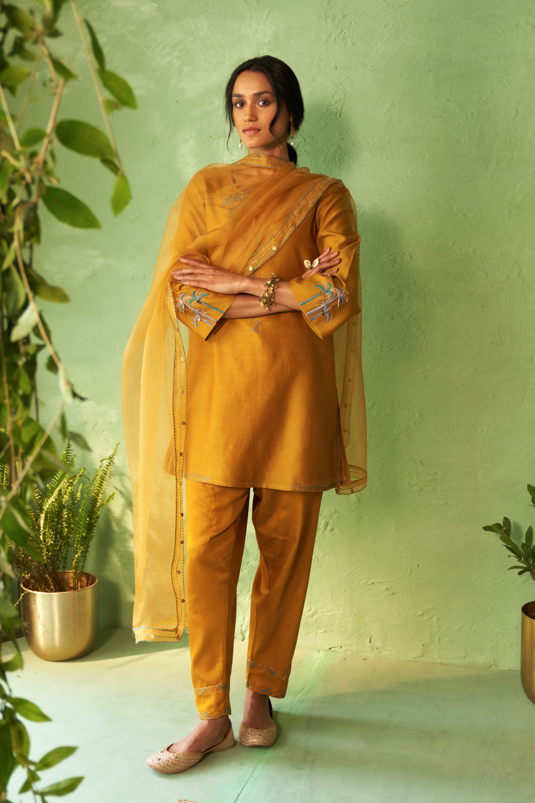KINAARA SHORT KURTA SET