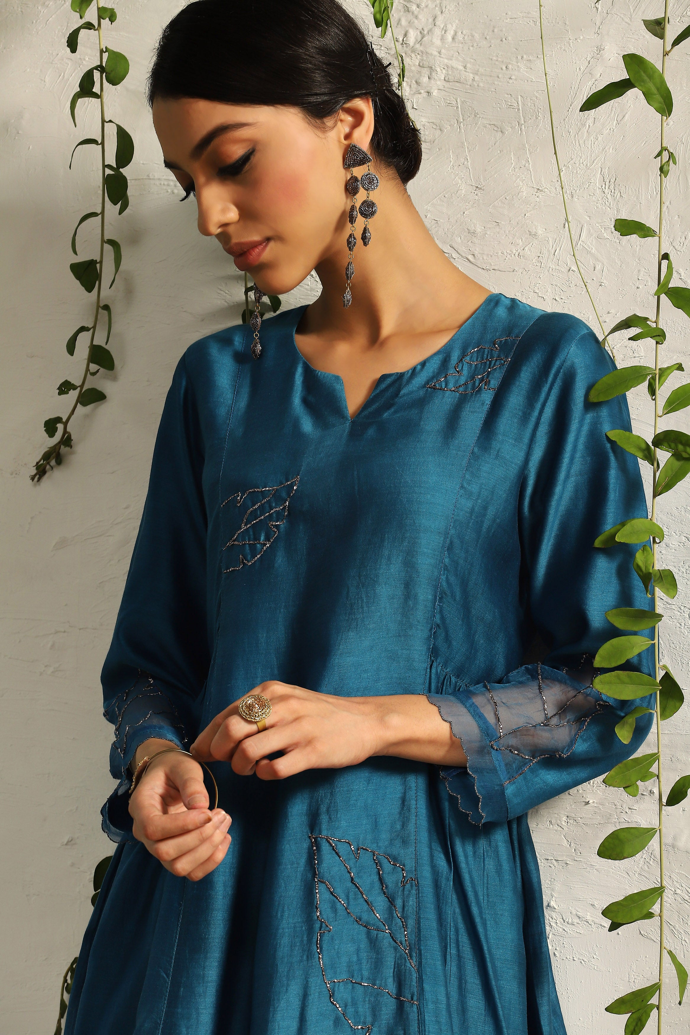 TRUE BLUE SIDE GATHERED KURTA SET