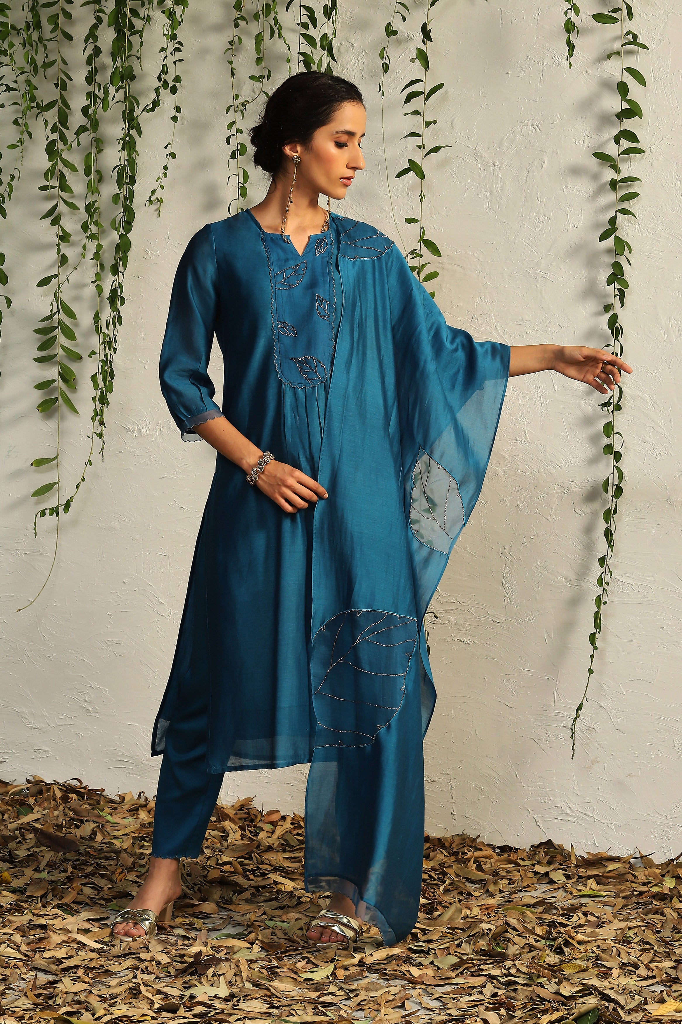 TRUE BLUE CHANDERI FLOWY KURTA SET