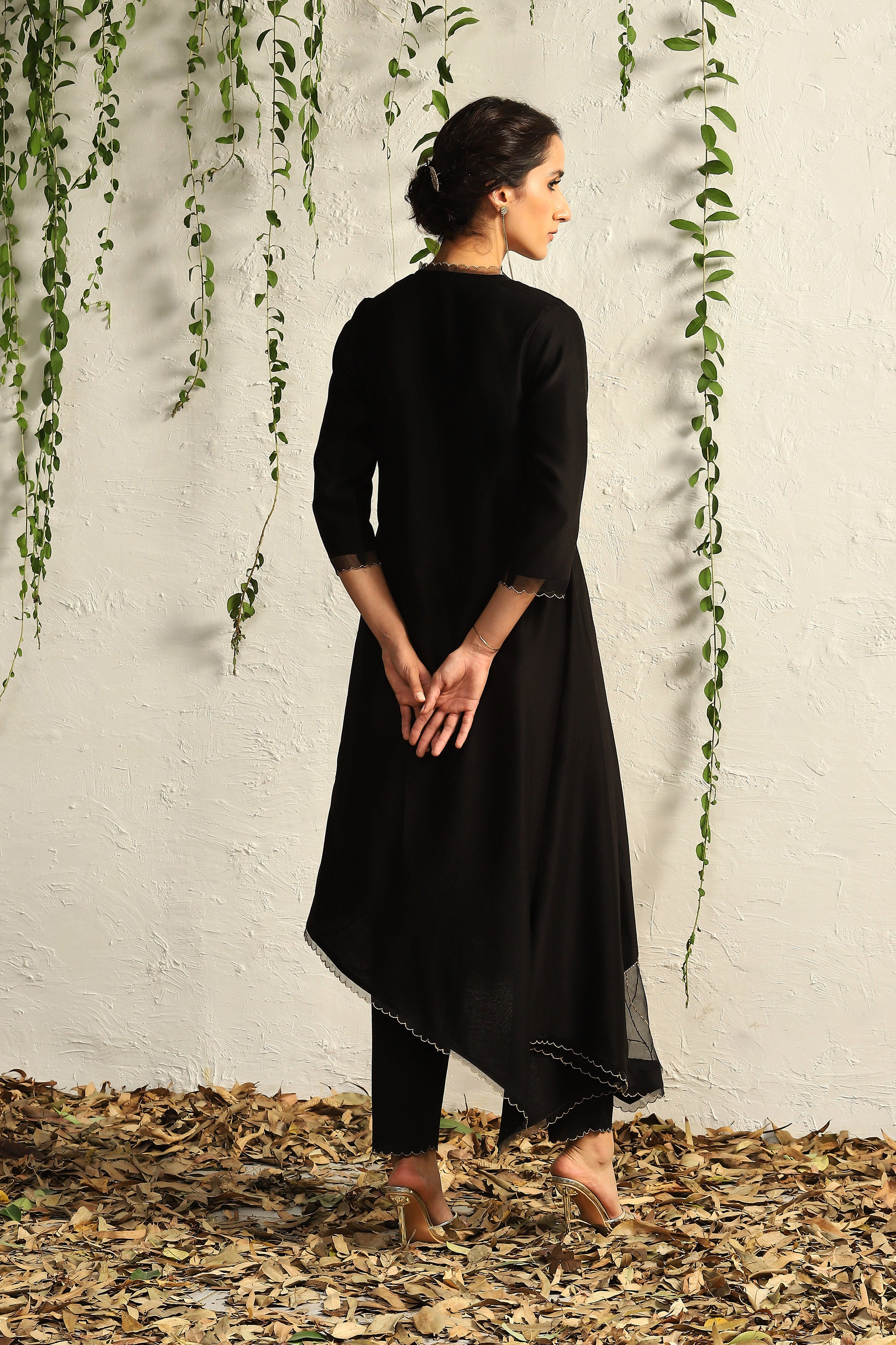 BLACK CHANDERI ASYMMETRICAL KURTA SET