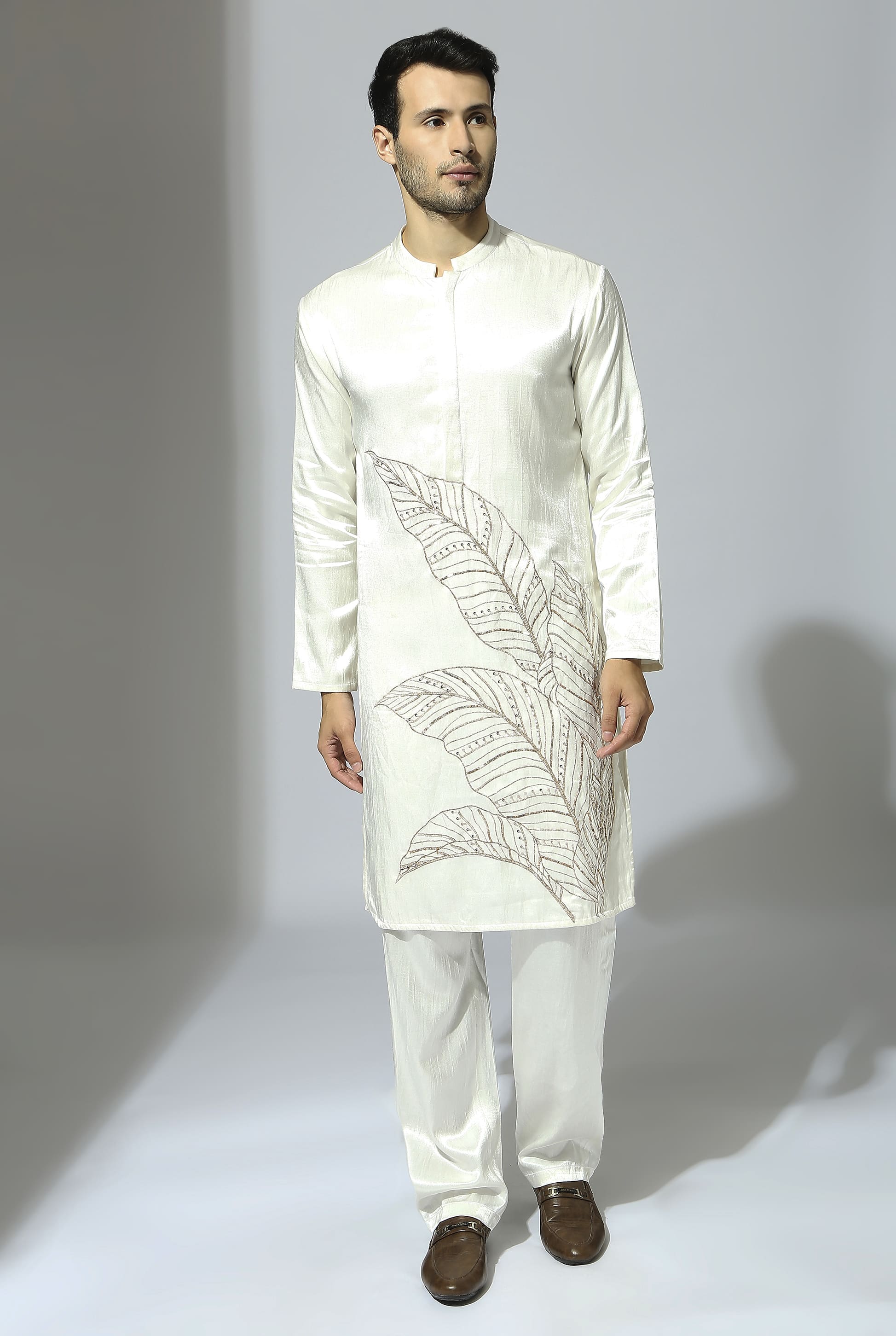 WHITE EMBROIDERED KURTA SET