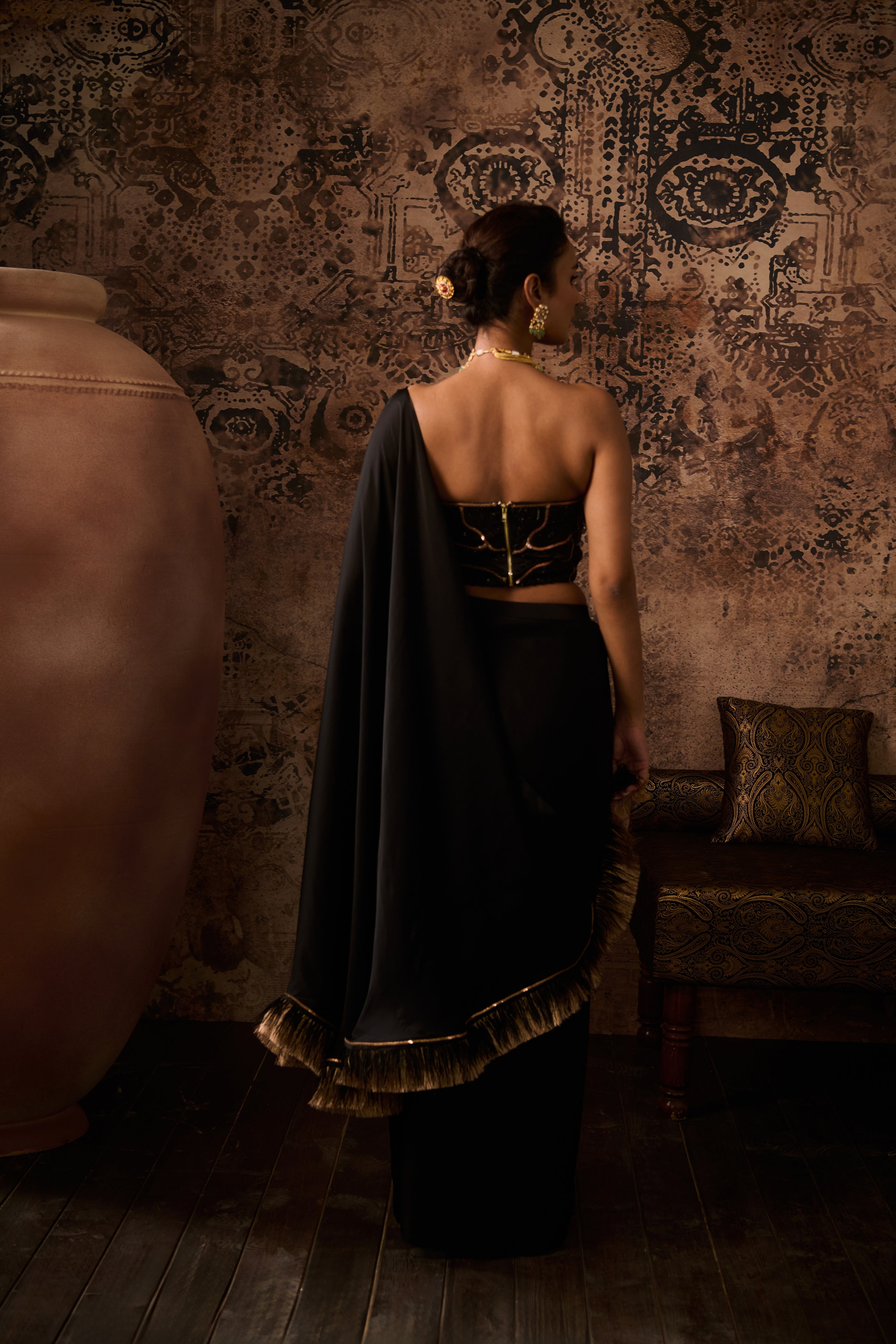 NOIR CHARM EMBROIDERED CORSET WITH DRAPE SAREE