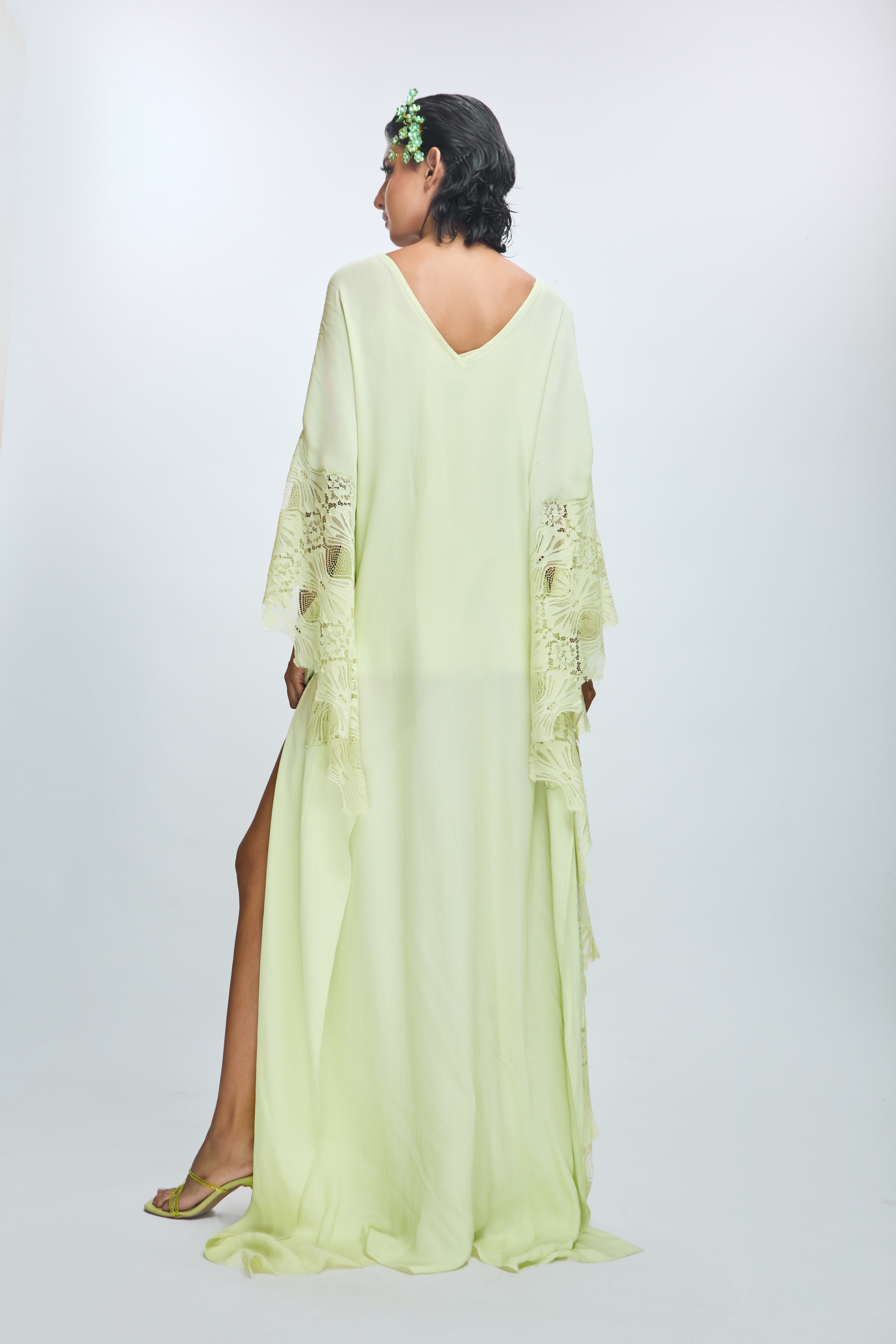 KAFTAN WITH CHATILLEY SLEEVE DETAILING