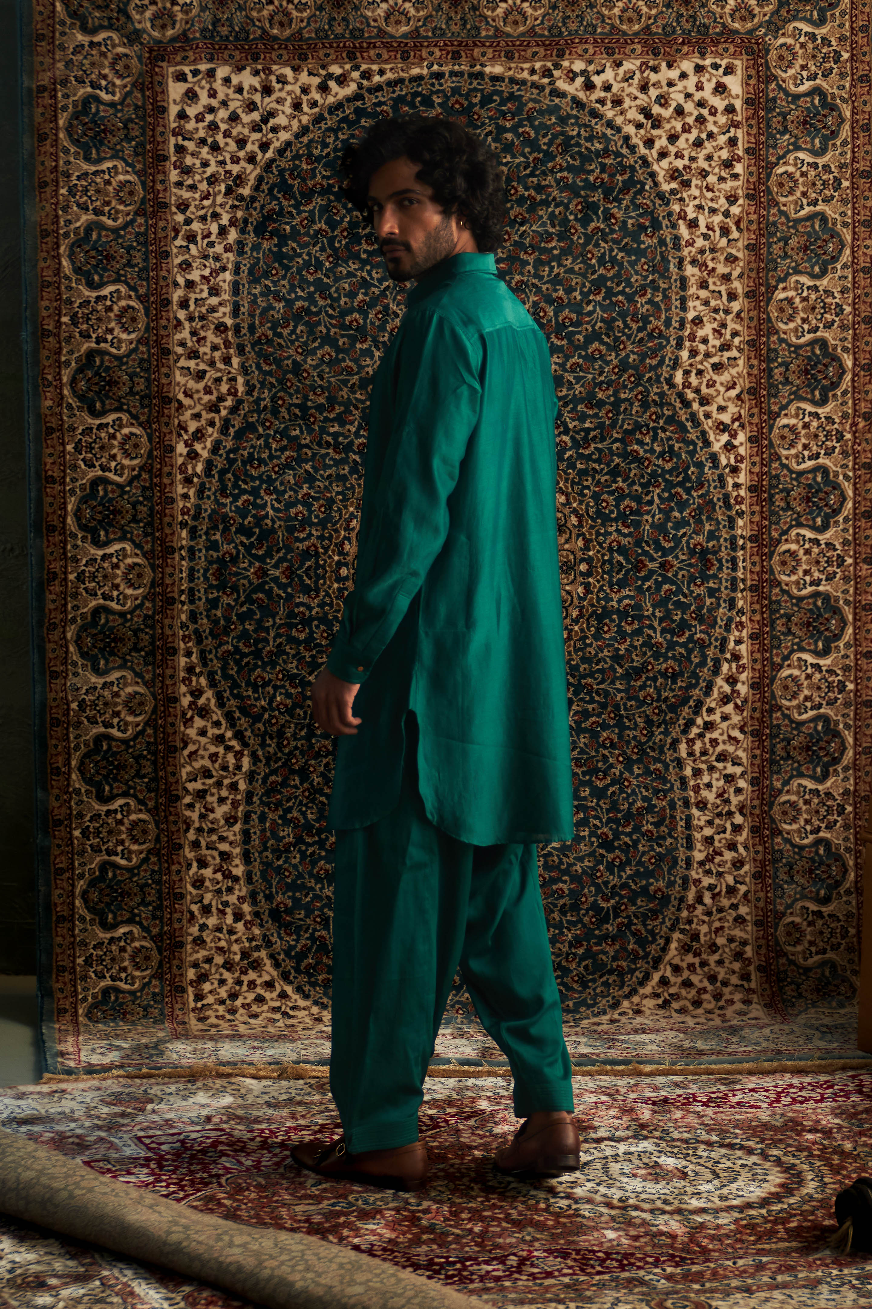 PRARAMBH EMBROIDERED EMERALD GREEN PATHANI KURTA SET