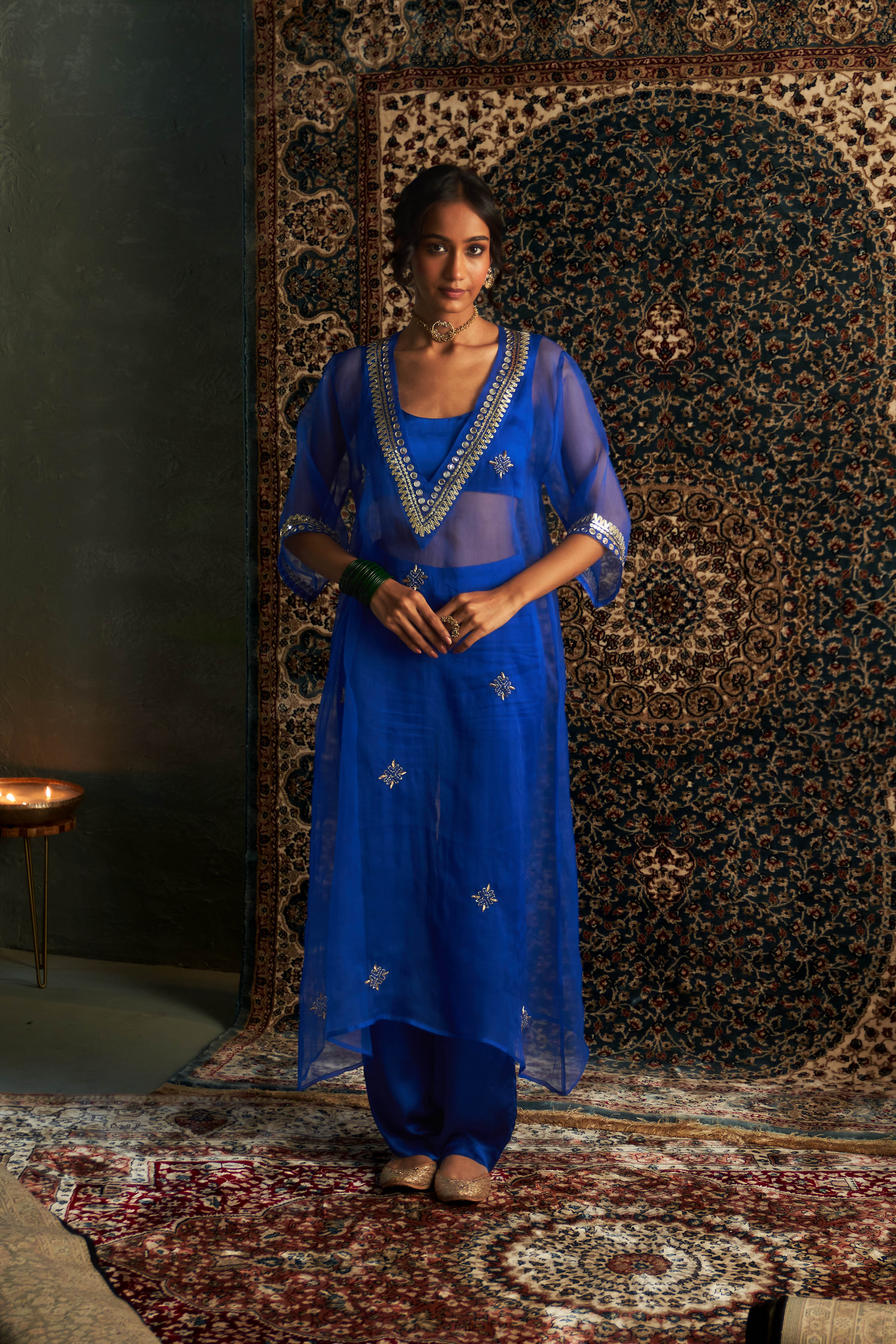 NEEL EMBROIDERED V NECK KURTA SET