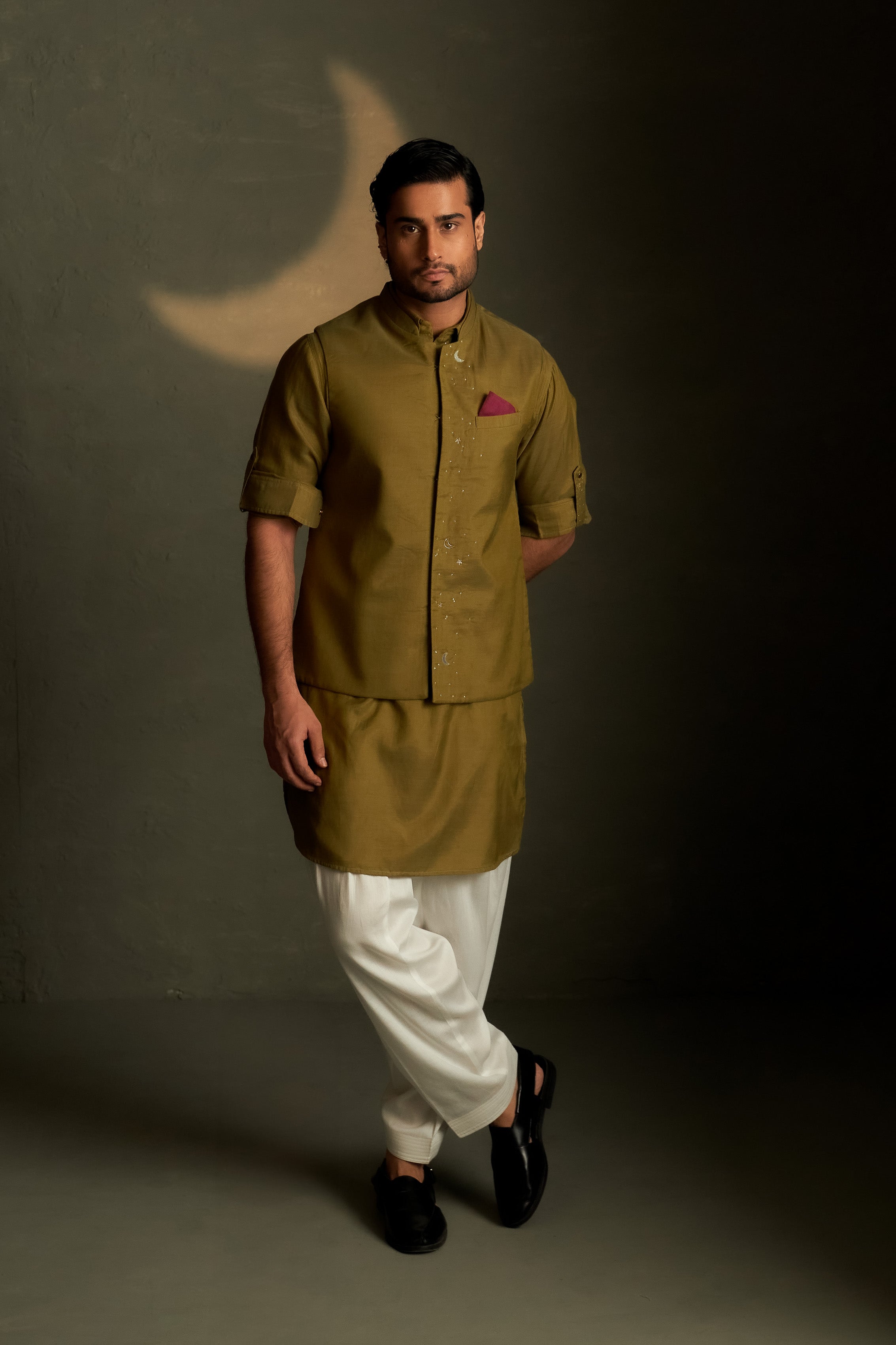 OLIVE DUSK PATHANI KURTA SET WITH BUNDI