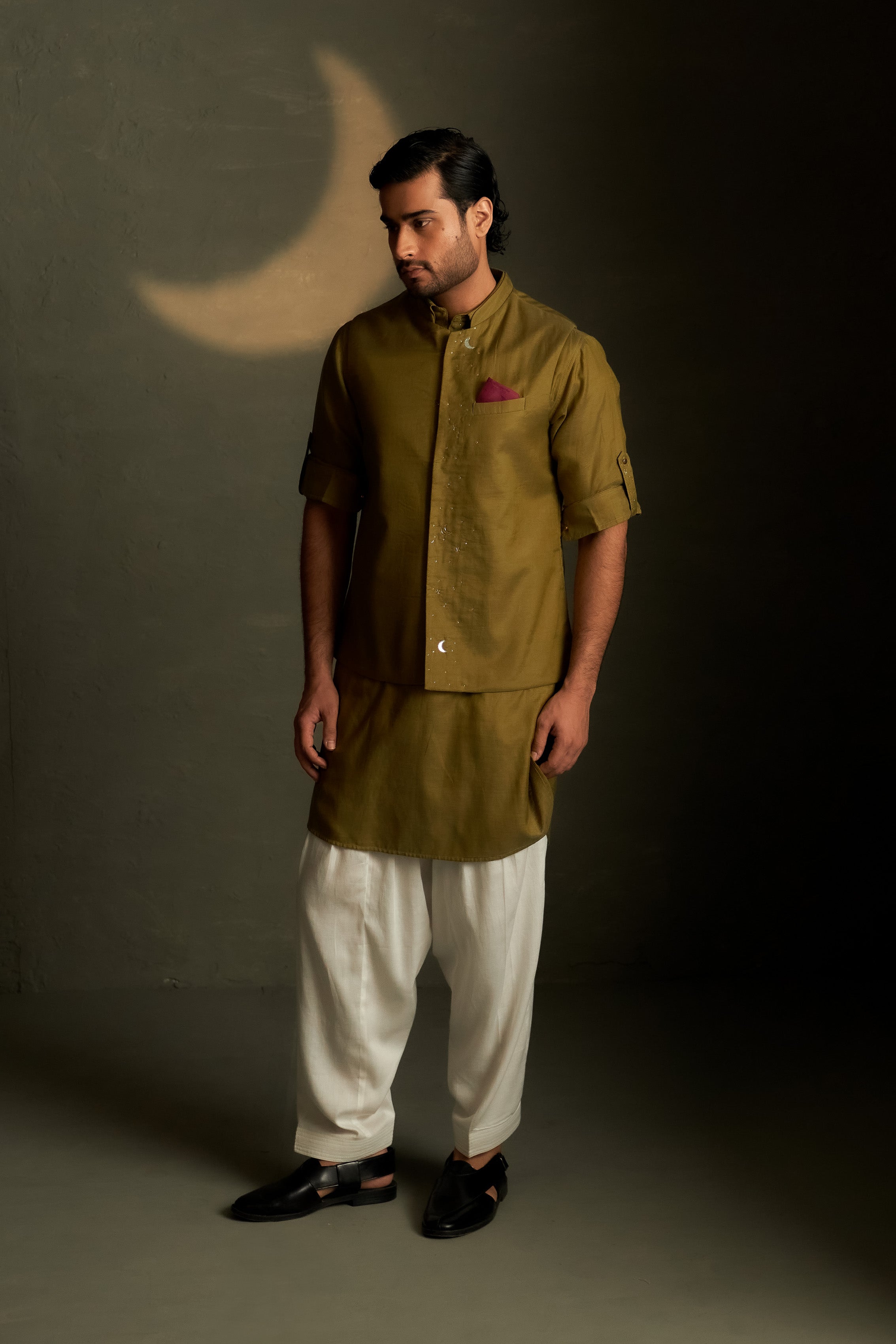 OLIVE DUSK PATHANI KURTA SET WITH BUNDI