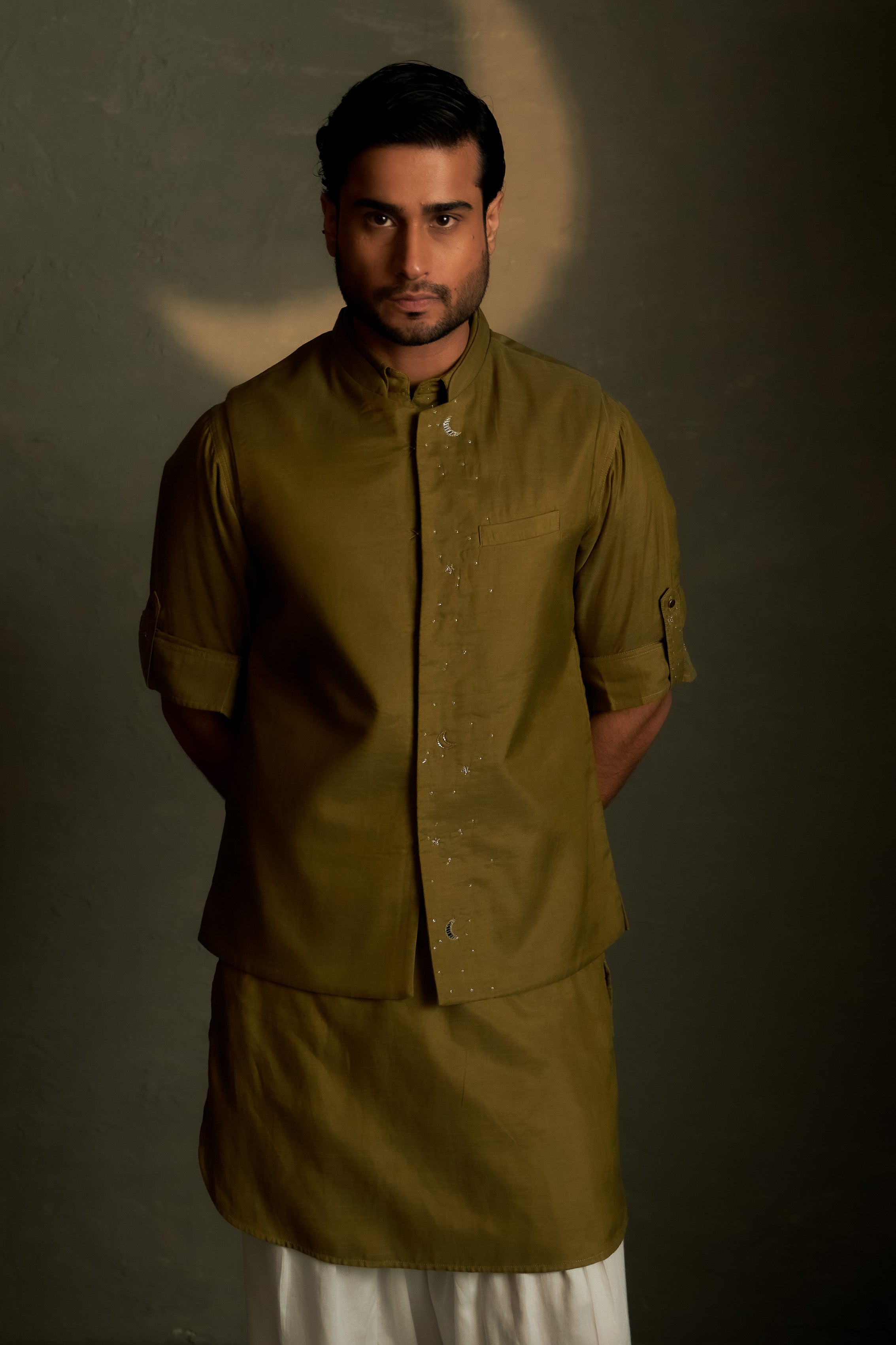 OLIVE DUSK PATHANI KURTA SET WITH BUNDI