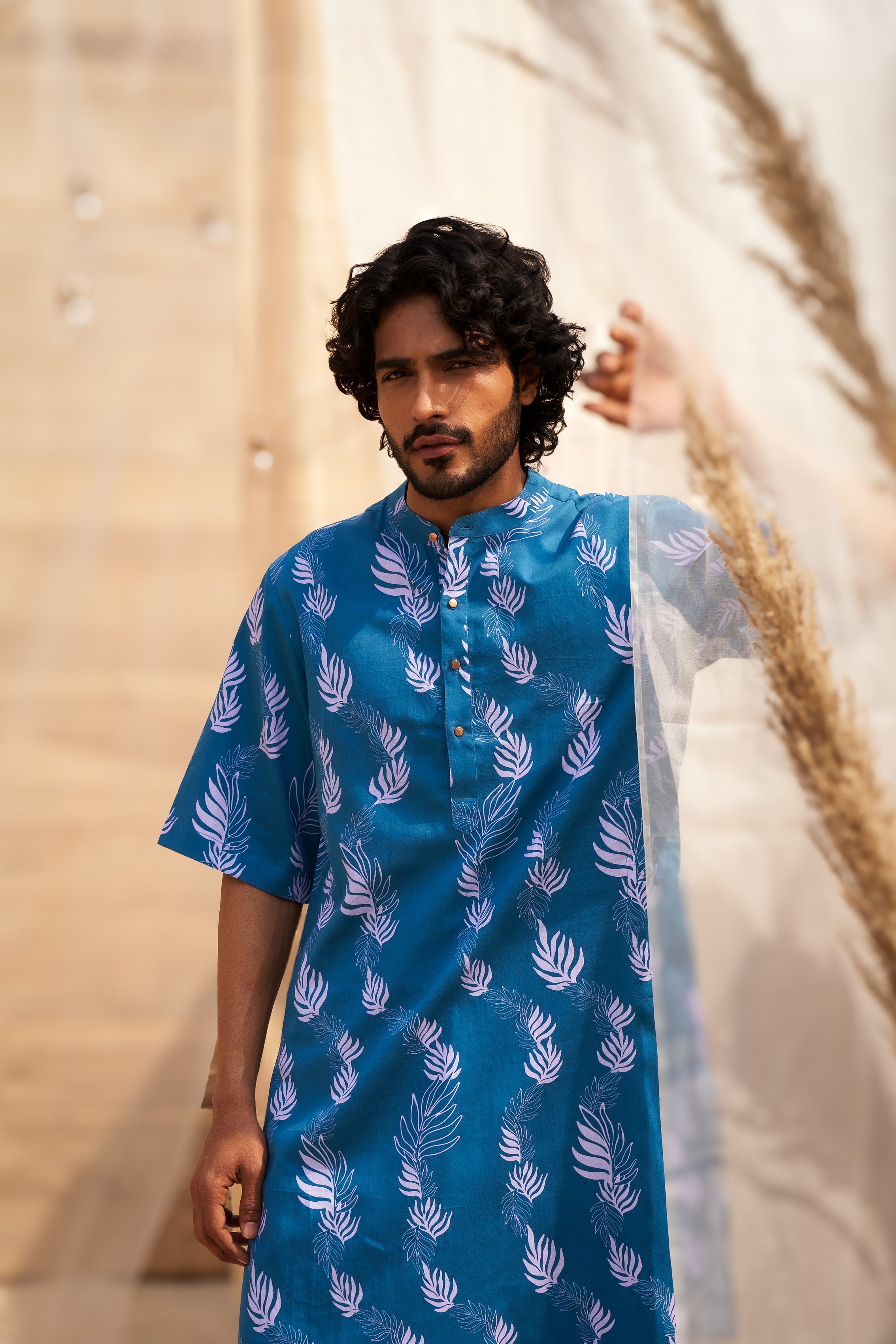 SHORT SLEEVE PRINTED KURTA WITH LOOSE PYJAMAS FOR MINIMALISTIC ELEGANCE