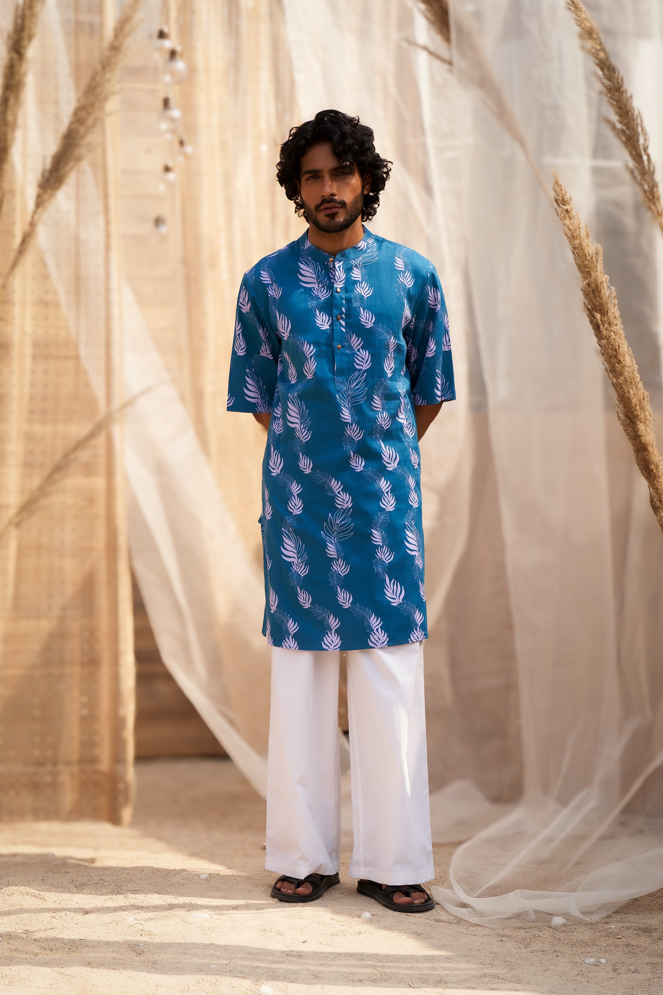 SHORT SLEEVE PRINTED KURTA WITH LOOSE PYJAMAS FOR MINIMALISTIC ELEGANCE