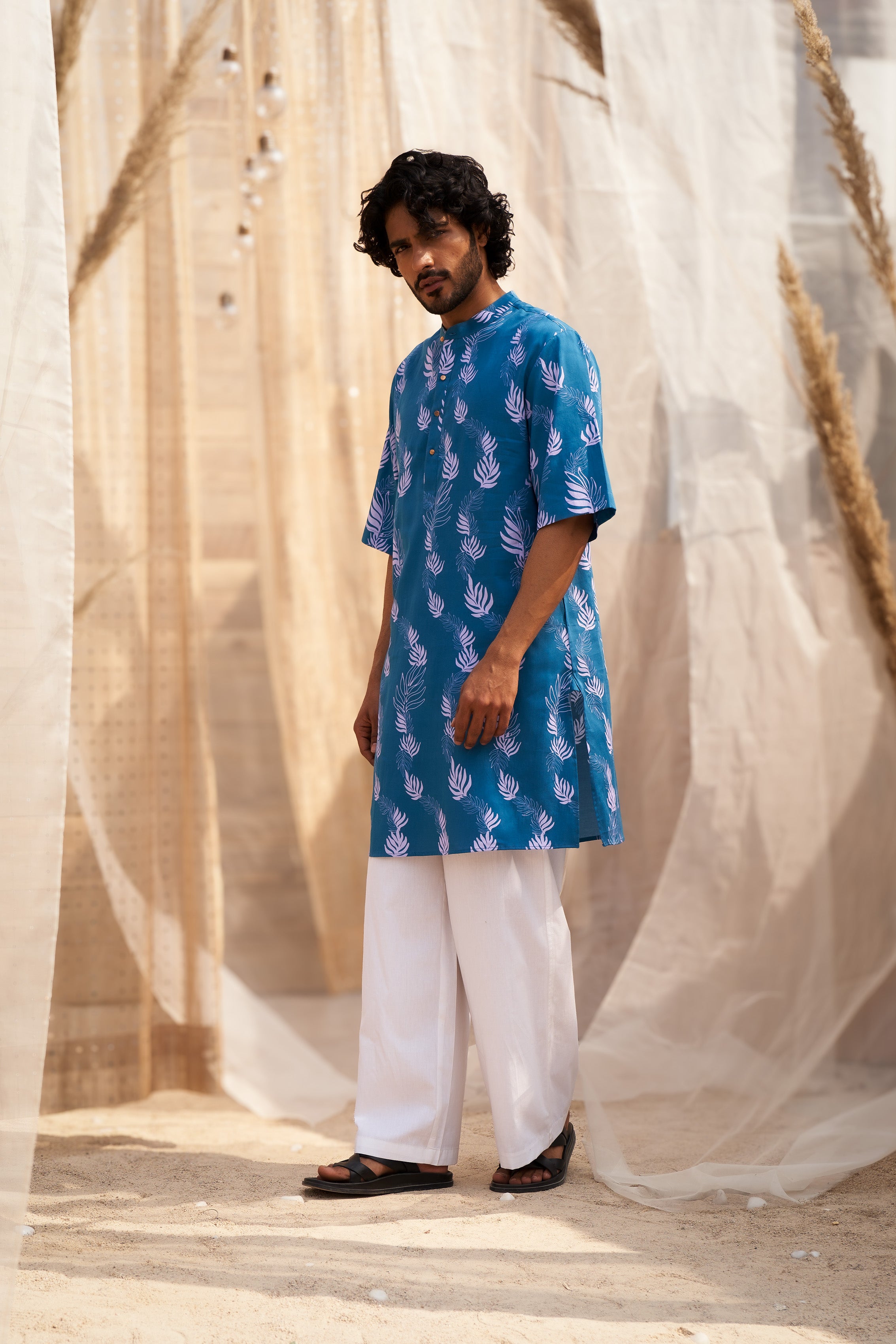 SHORT SLEEVE PRINTED KURTA WITH LOOSE PYJAMAS FOR MINIMALISTIC ELEGANCE