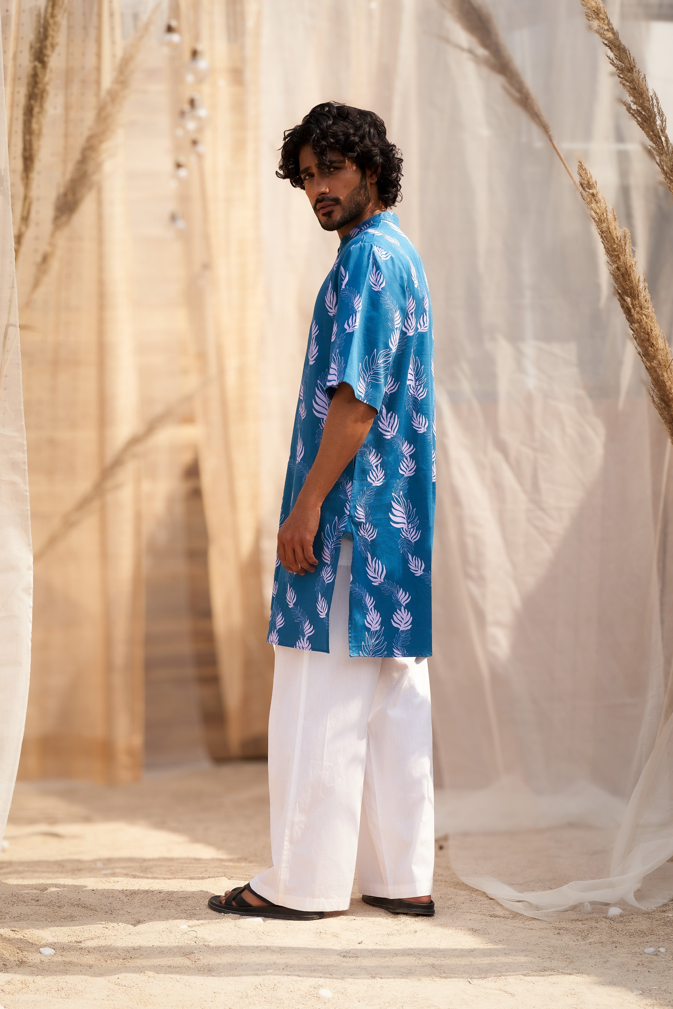 SHORT SLEEVE PRINTED KURTA WITH LOOSE PYJAMAS FOR MINIMALISTIC ELEGANCE