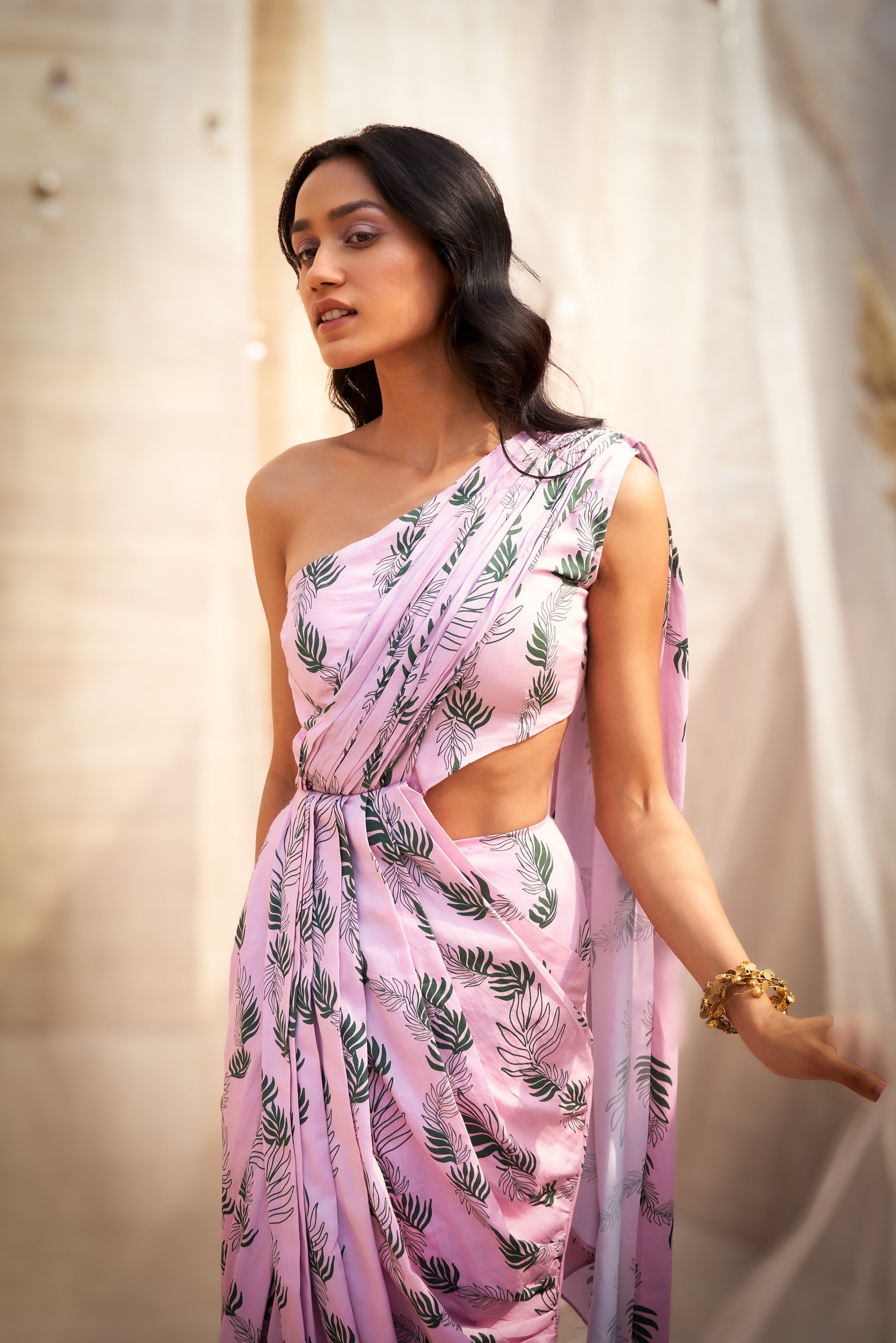 ONE-SHOULDER LEAF-PRINTED DRAPE SAREE DRESS
