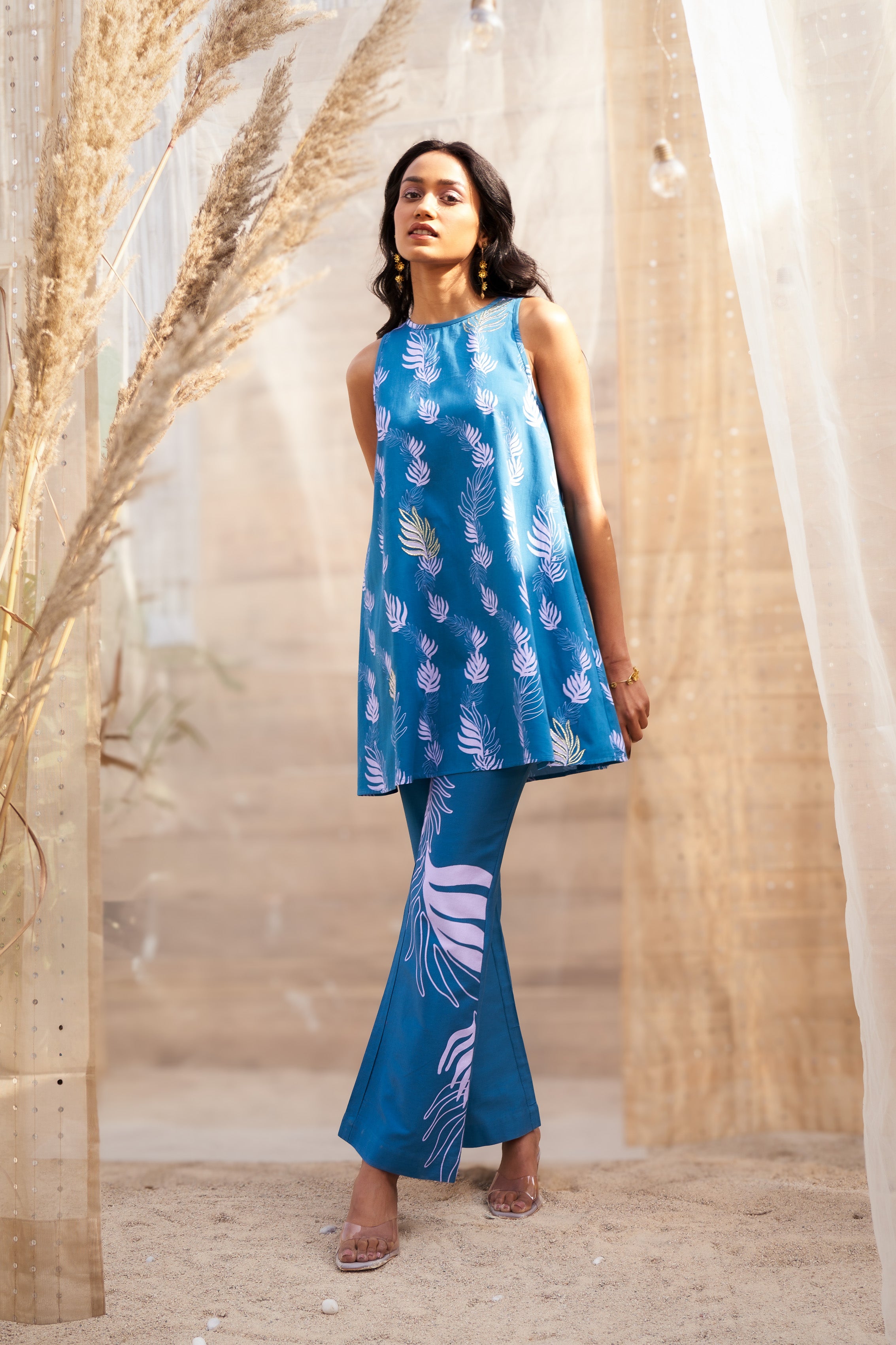 LEAF PRINTED COTTON SATIN KURTA SET WITH BOOT-CUT BOTTOMS