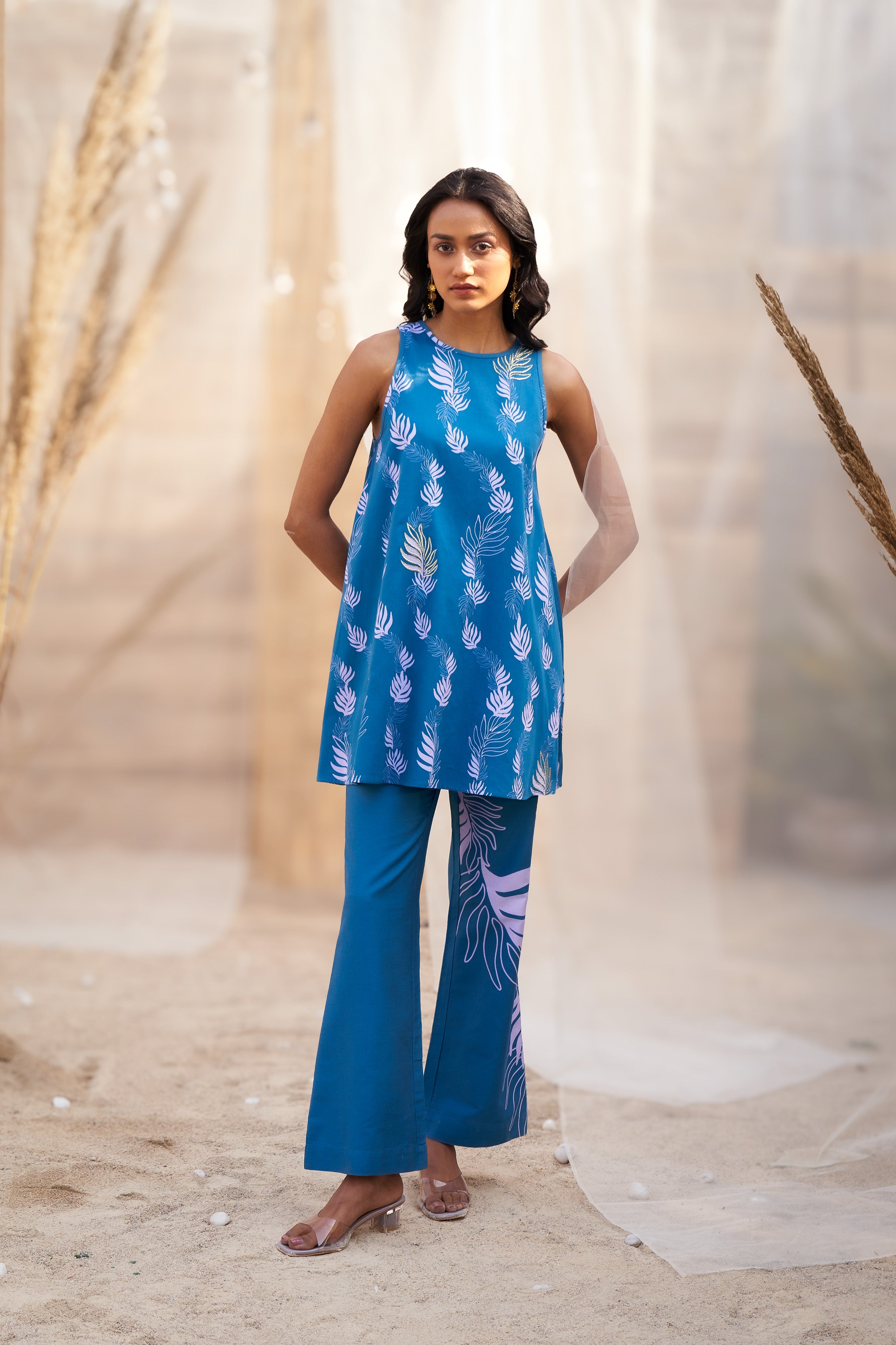 LEAF PRINTED COTTON SATIN KURTA SET WITH BOOT-CUT BOTTOMS