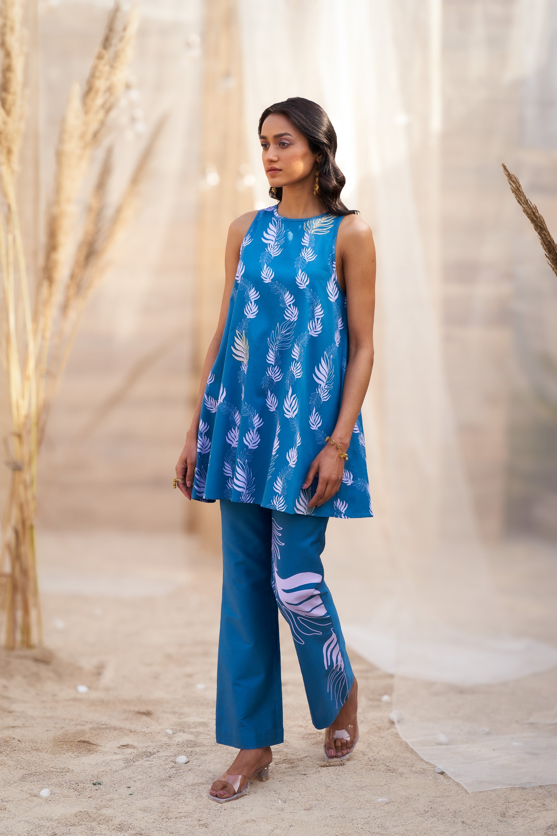 LEAF PRINTED COTTON SATIN KURTA SET WITH BOOT-CUT BOTTOMS