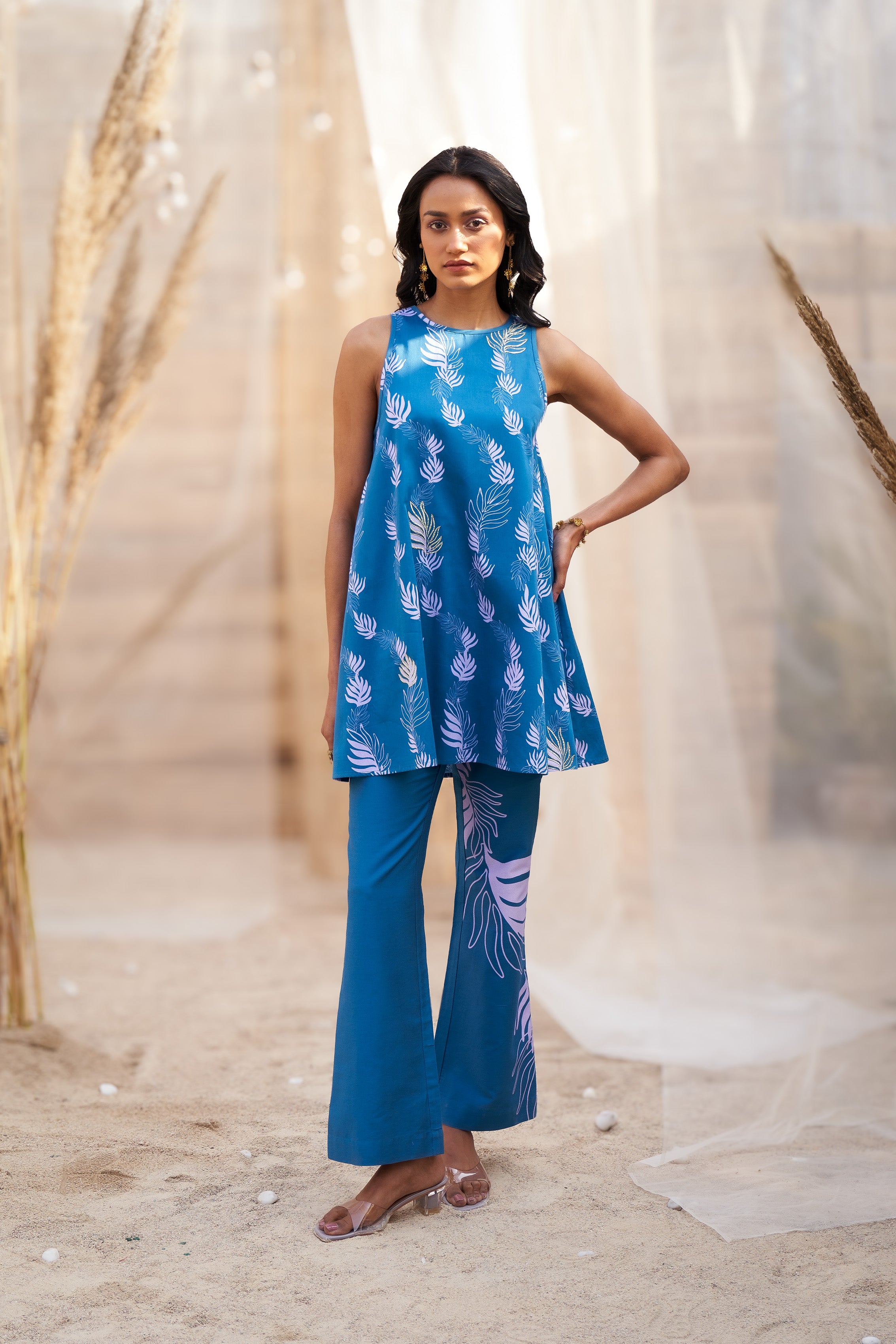 LEAF PRINTED COTTON SATIN KURTA SET WITH BOOT-CUT BOTTOMS