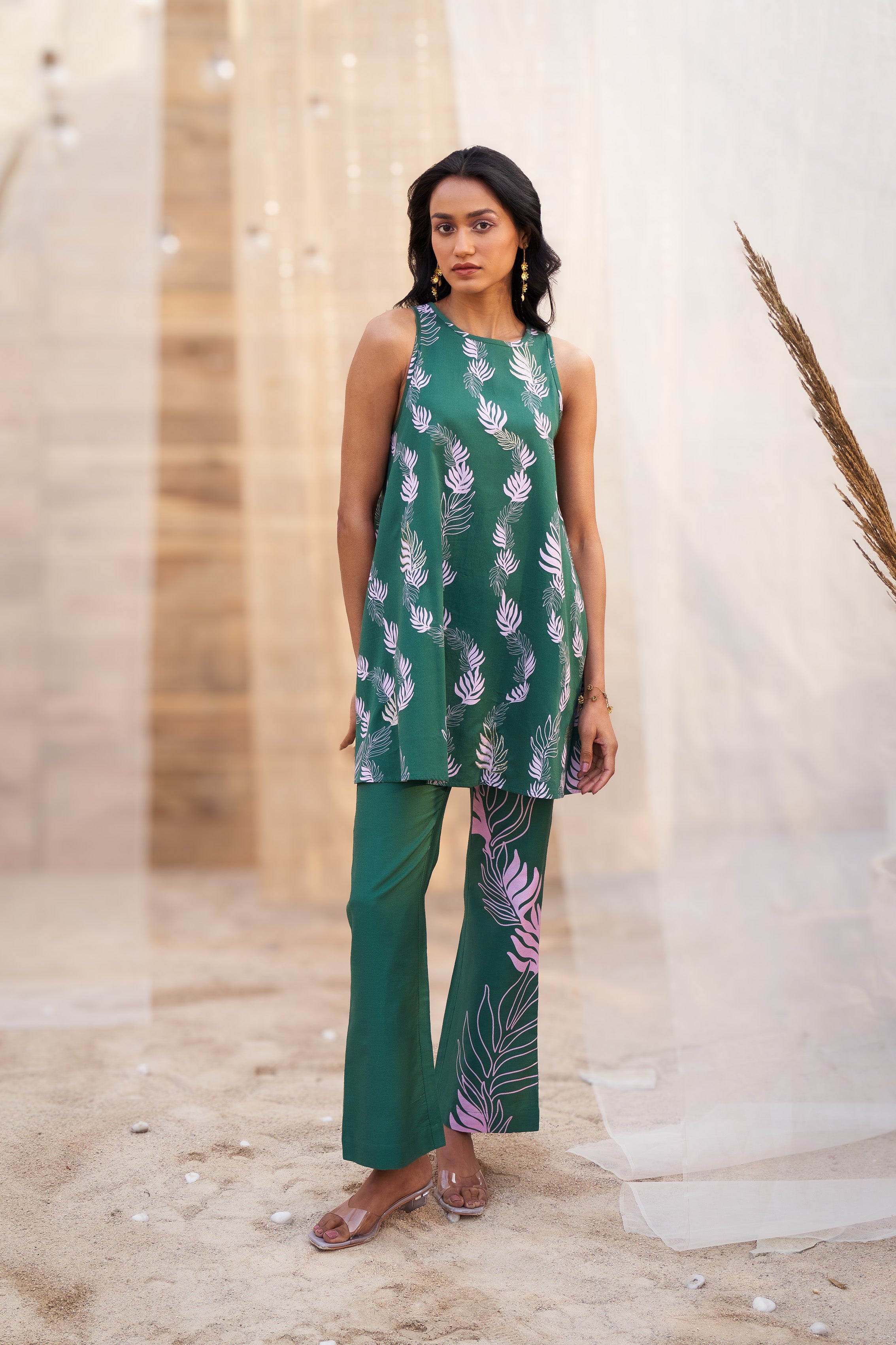 LEAF PRINTED COTTON SATIN KURTA SET WITH BOOT-CUT BOTTOMS